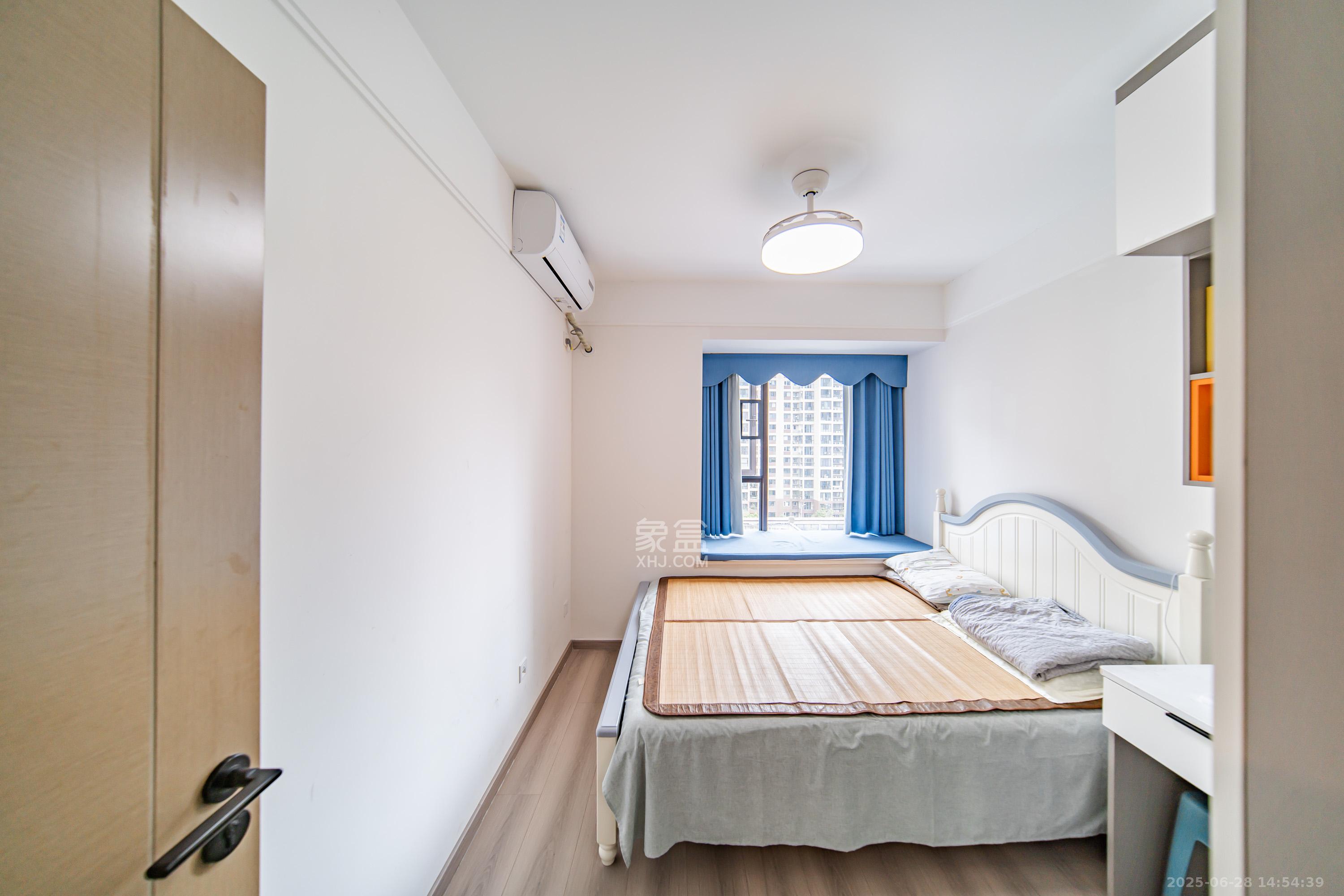 城发恒伟星雅韵(恒伟星辉苑)  4室2厅2卫    208.0万 城发恒伟星雅韵(恒伟星辉苑)  4室2厅2卫    208.0万卧室