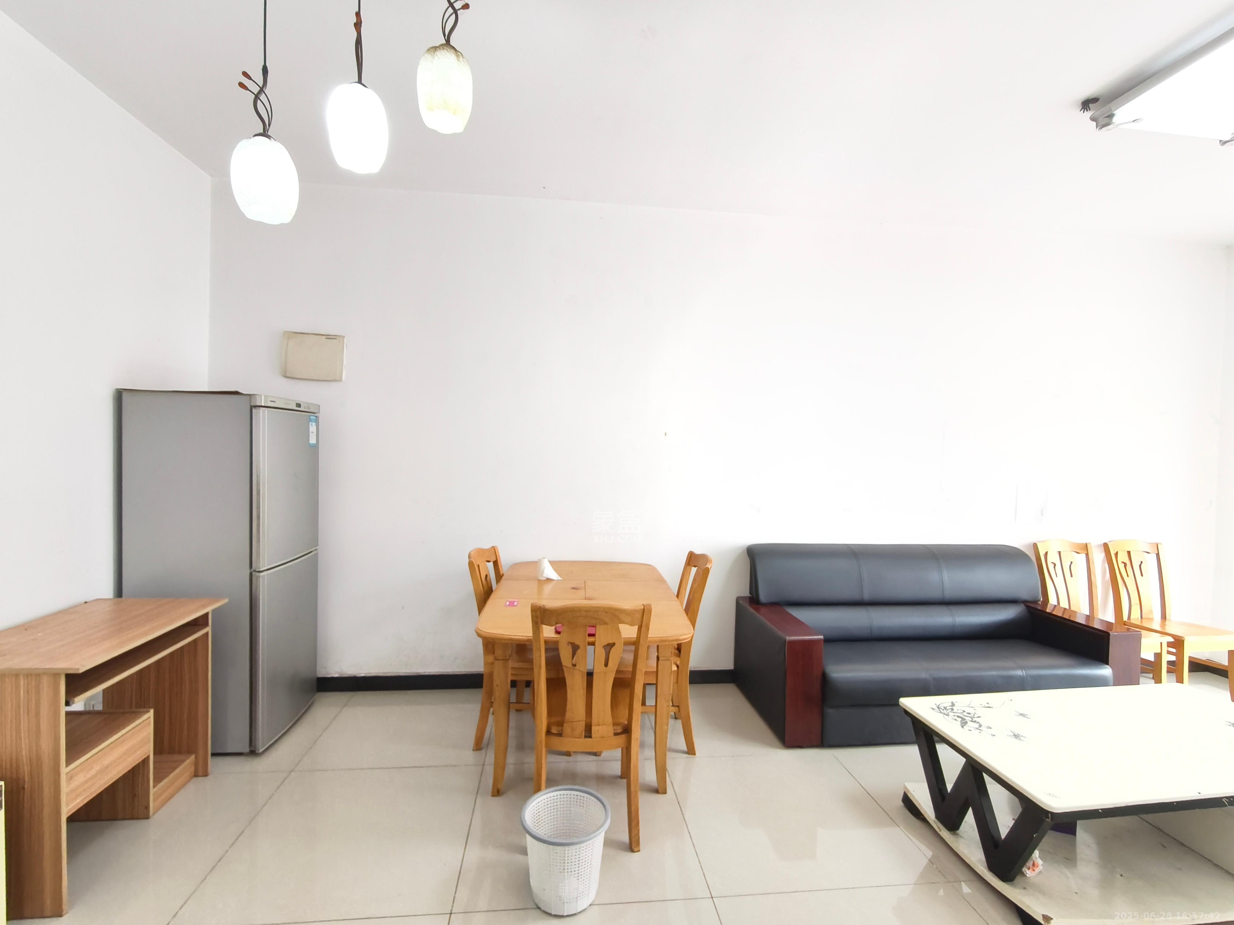 康桥长郡 2室1厅1卫 2800.0元/月 康桥长郡 2室1厅1卫 2800.0元/月室内图