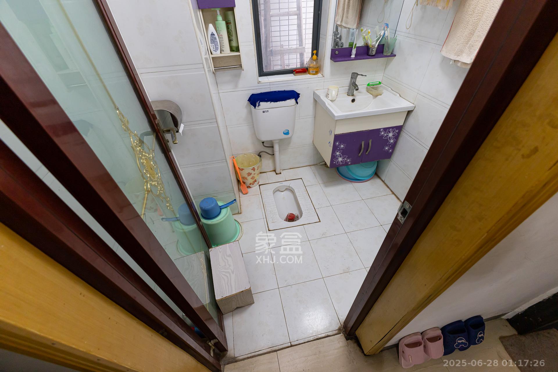 浩龙音乐界  3室2厅1卫    60.0万卫生间