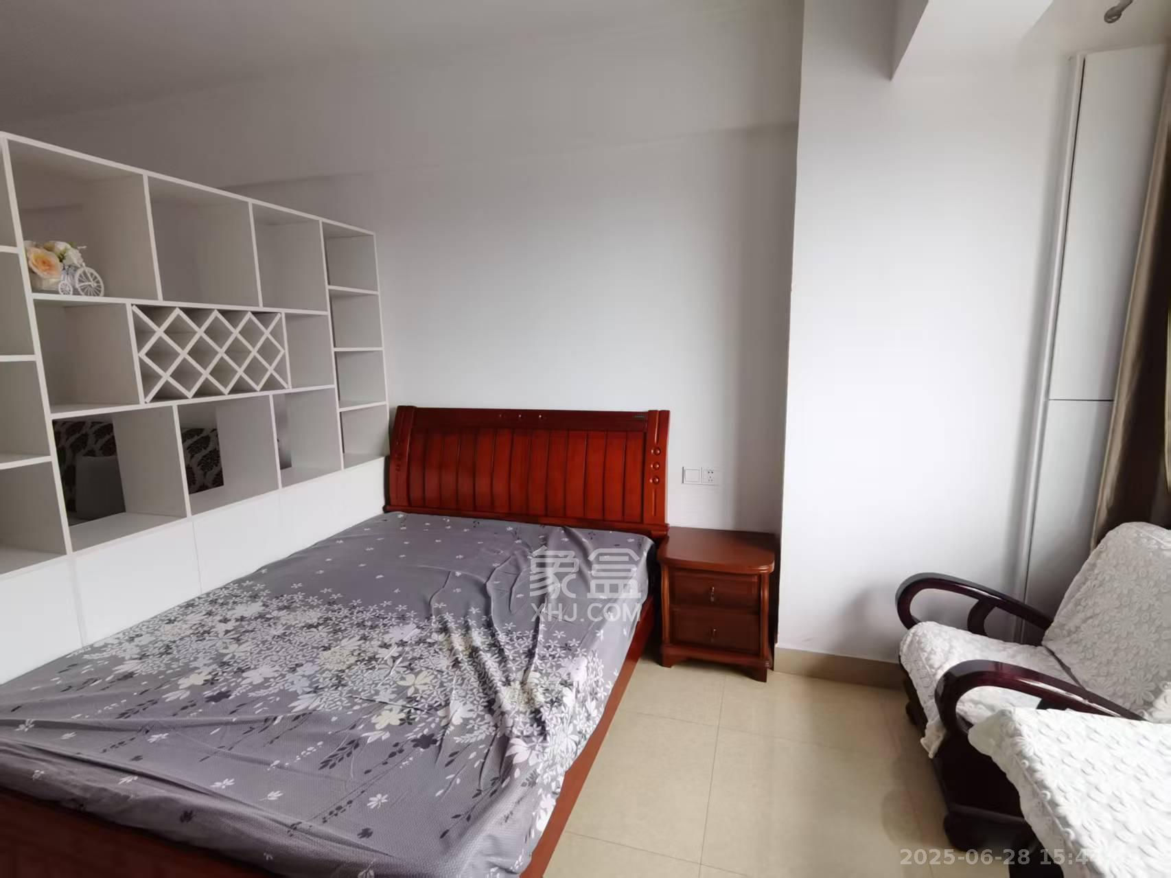 西子一间 1室1厅1卫 1600.0元/月 西子一间 1室1厅1卫 1600.0元/月室内图