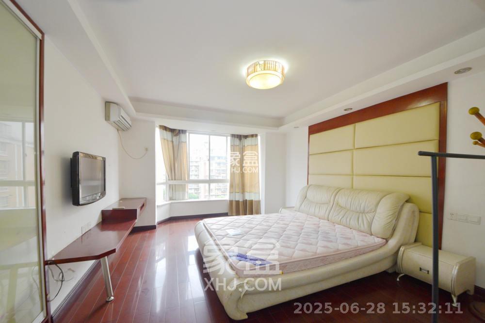 福乐康城 4室2厅1卫 3600.0元/月 福乐康城 4室2厅1卫 3600.0元/月室内图