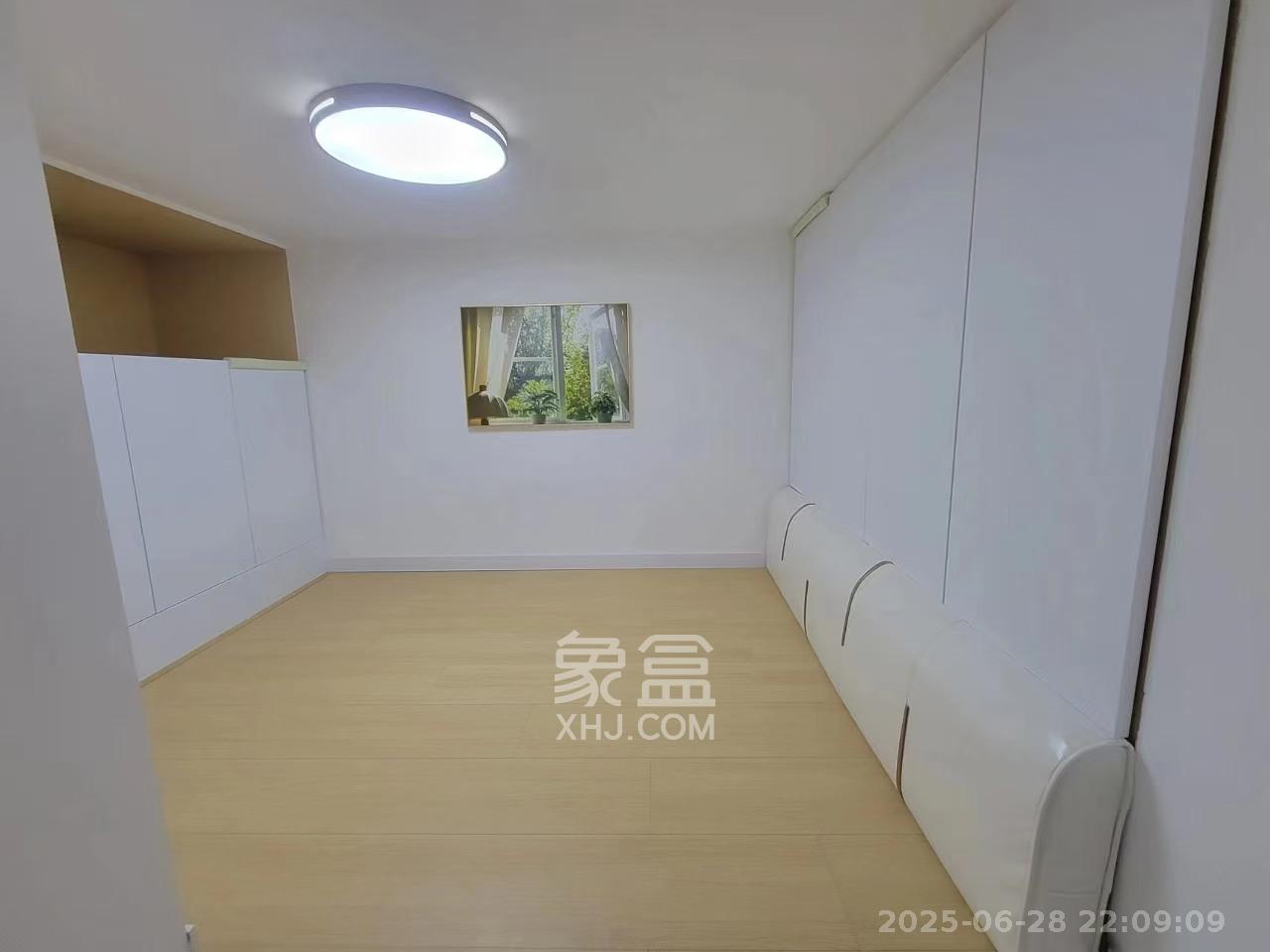 越秀悦湖台  2室2厅1卫   2900.00元/月室内图