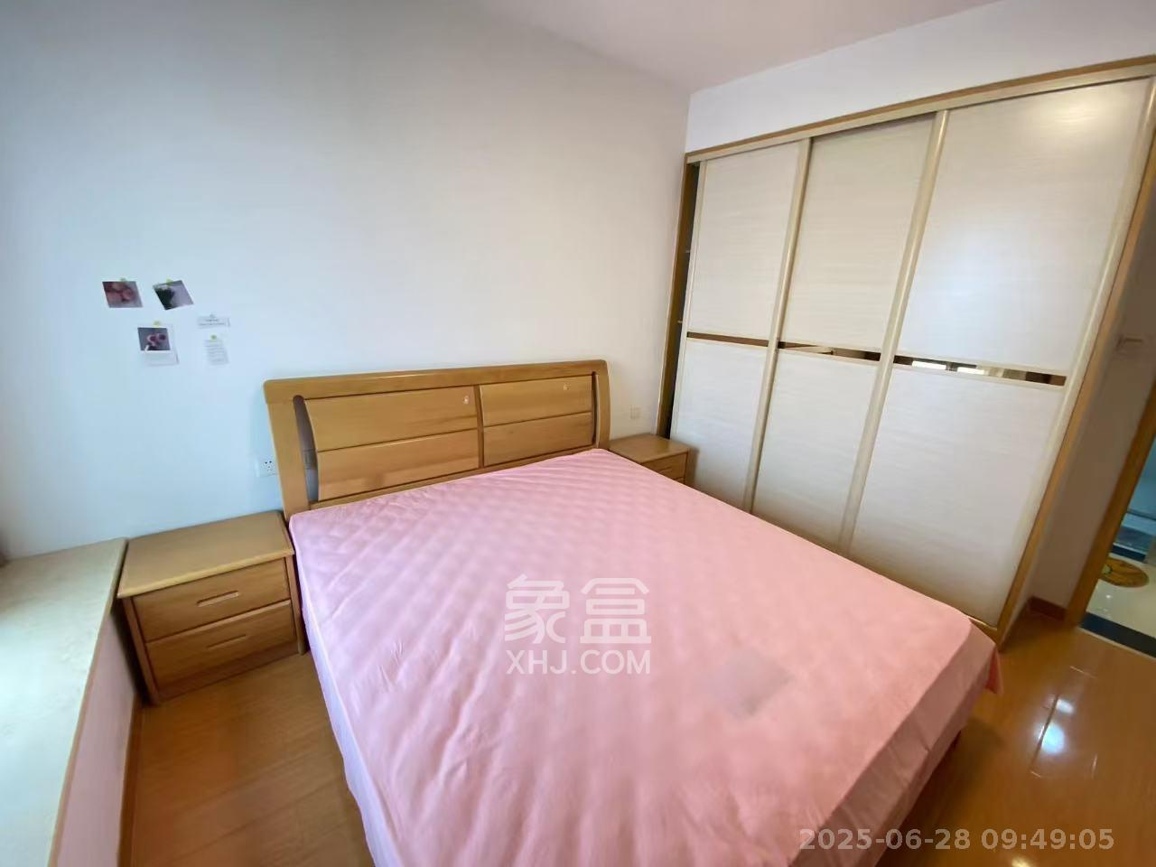 钱隆樽品(一、二、三期)  2室2厅1卫   2100.00元/月室内图