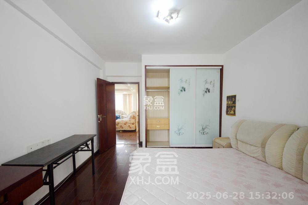 福乐康城 4室2厅1卫 3600.0元/月 福乐康城 4室2厅1卫 3600.0元/月室内图