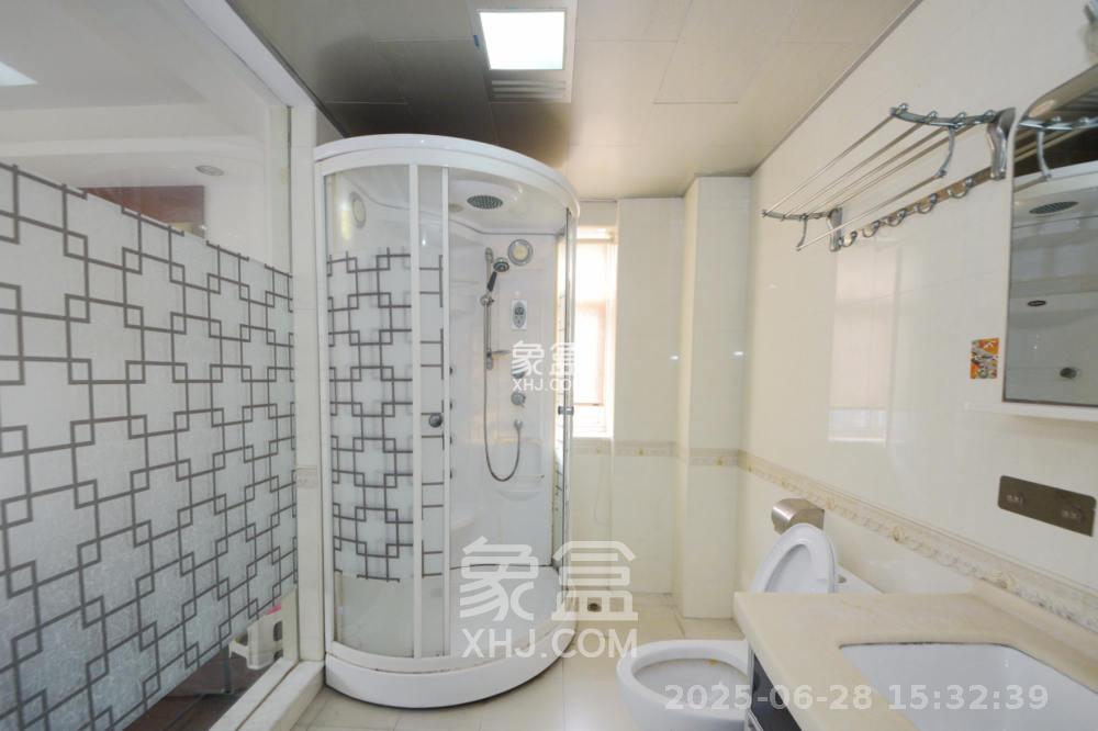 福乐康城 4室2厅1卫 3600.0元/月 福乐康城 4室2厅1卫 3600.0元/月室内图