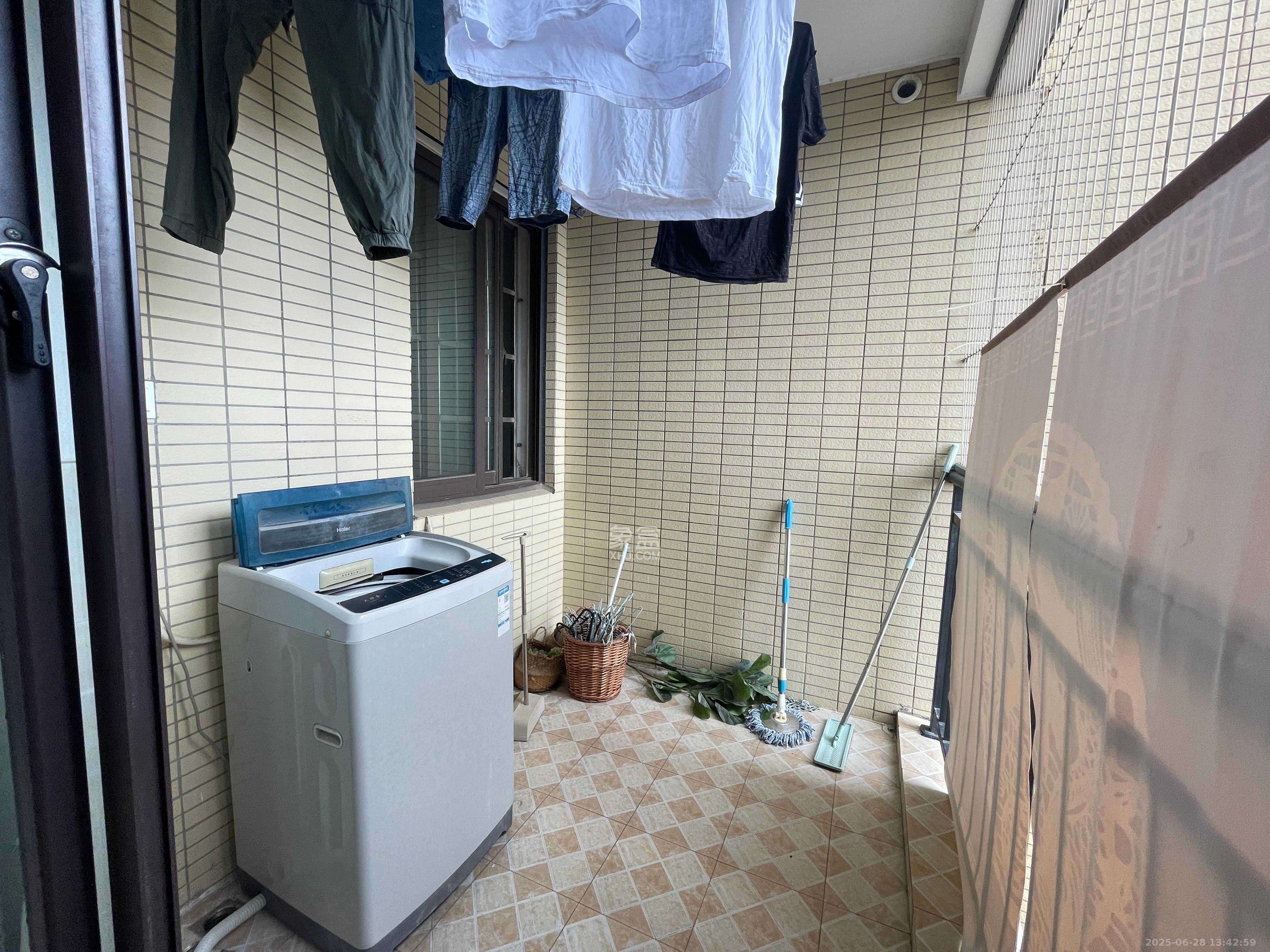 大鸿杰座  3室2厅2卫   2900.00元/月室内图