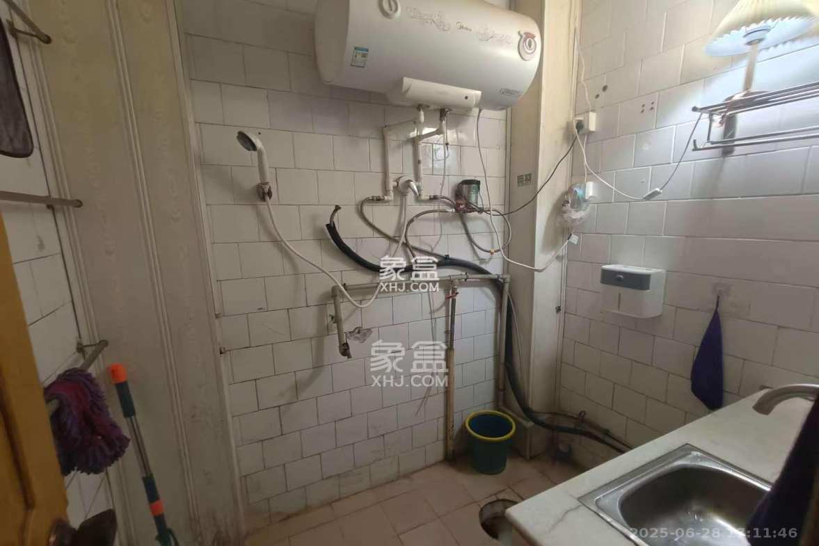 国立投资公司宿舍 2室1厅1卫 1600.0元/月 国立投资公司宿舍 2室1厅1卫 1600.0元/月室内图