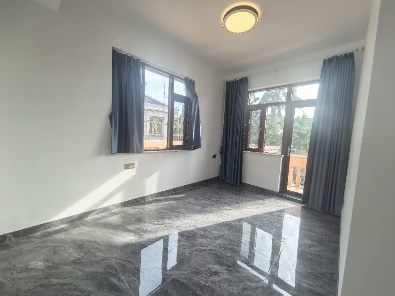 黄金海岸花园 9室2厅4卫 35000.0元/月 黄金海岸花园 9室2厅4卫 35000.0元/月室内图