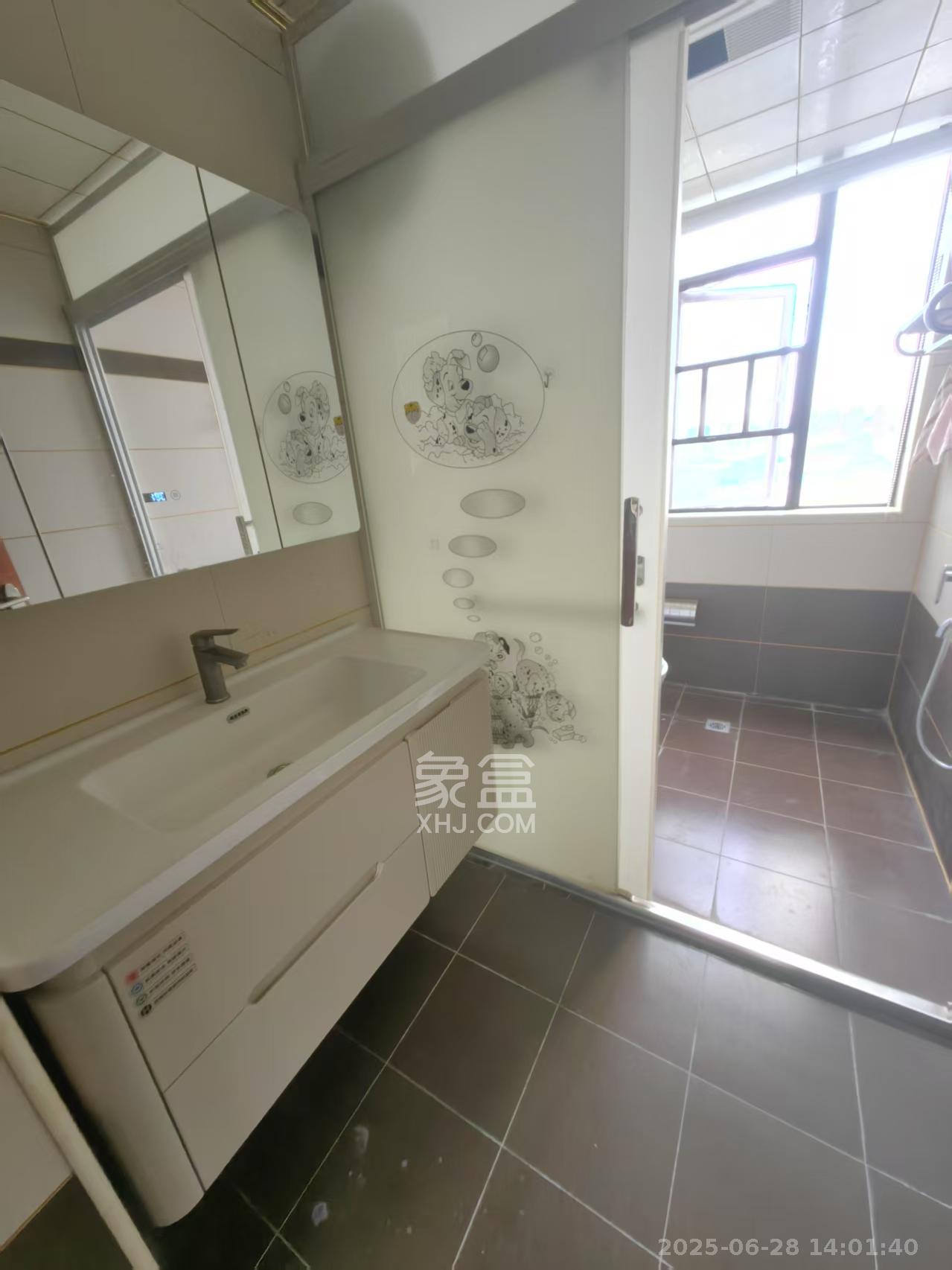 天元涉外景园C区  3室2厅2卫   3200.00元/月室内图