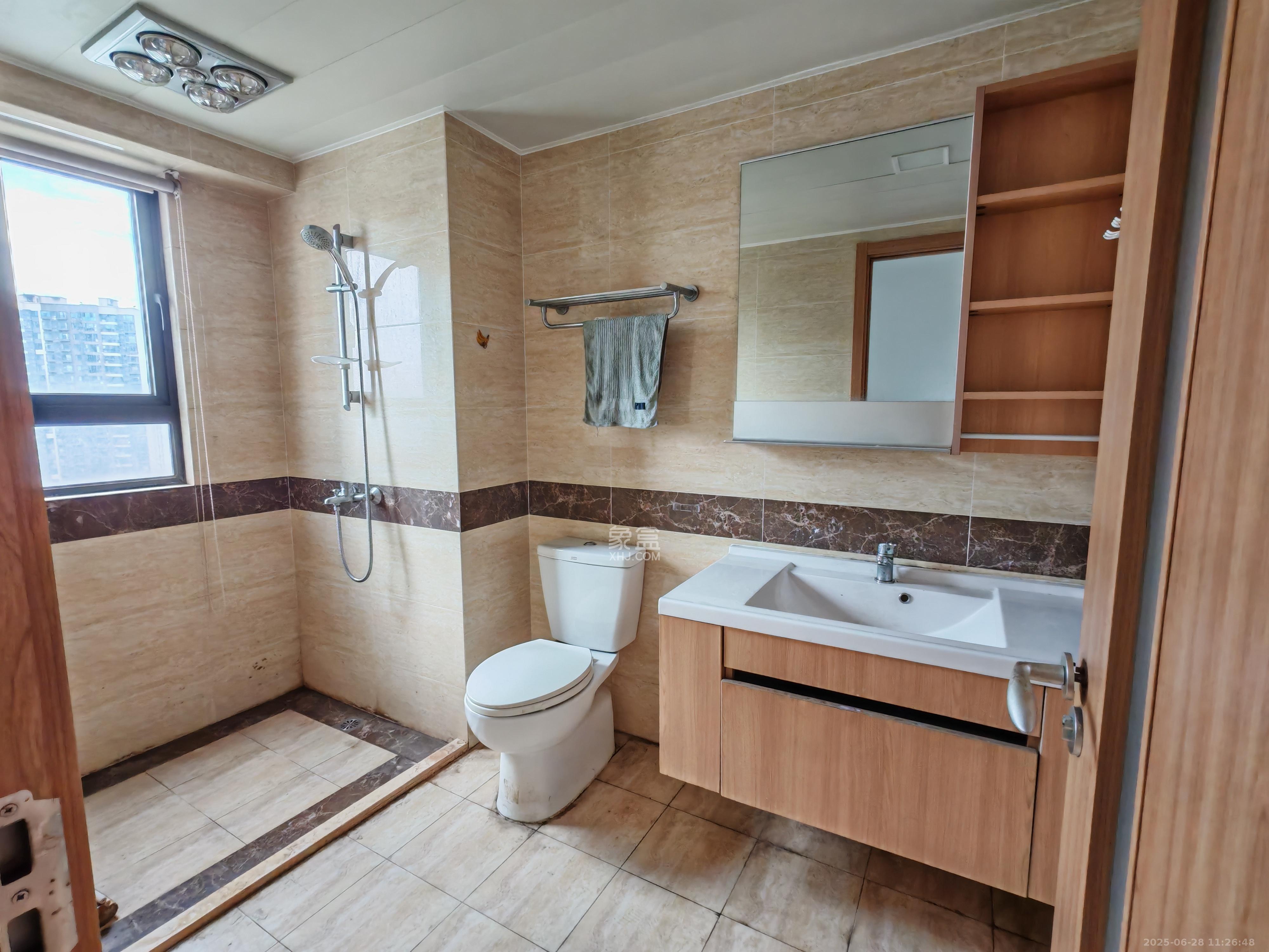 万科魅力之城非凡里 3室2厅2卫 2500.0元/月 万科魅力之城非凡里 3室2厅2卫 2500.0元/月室内图