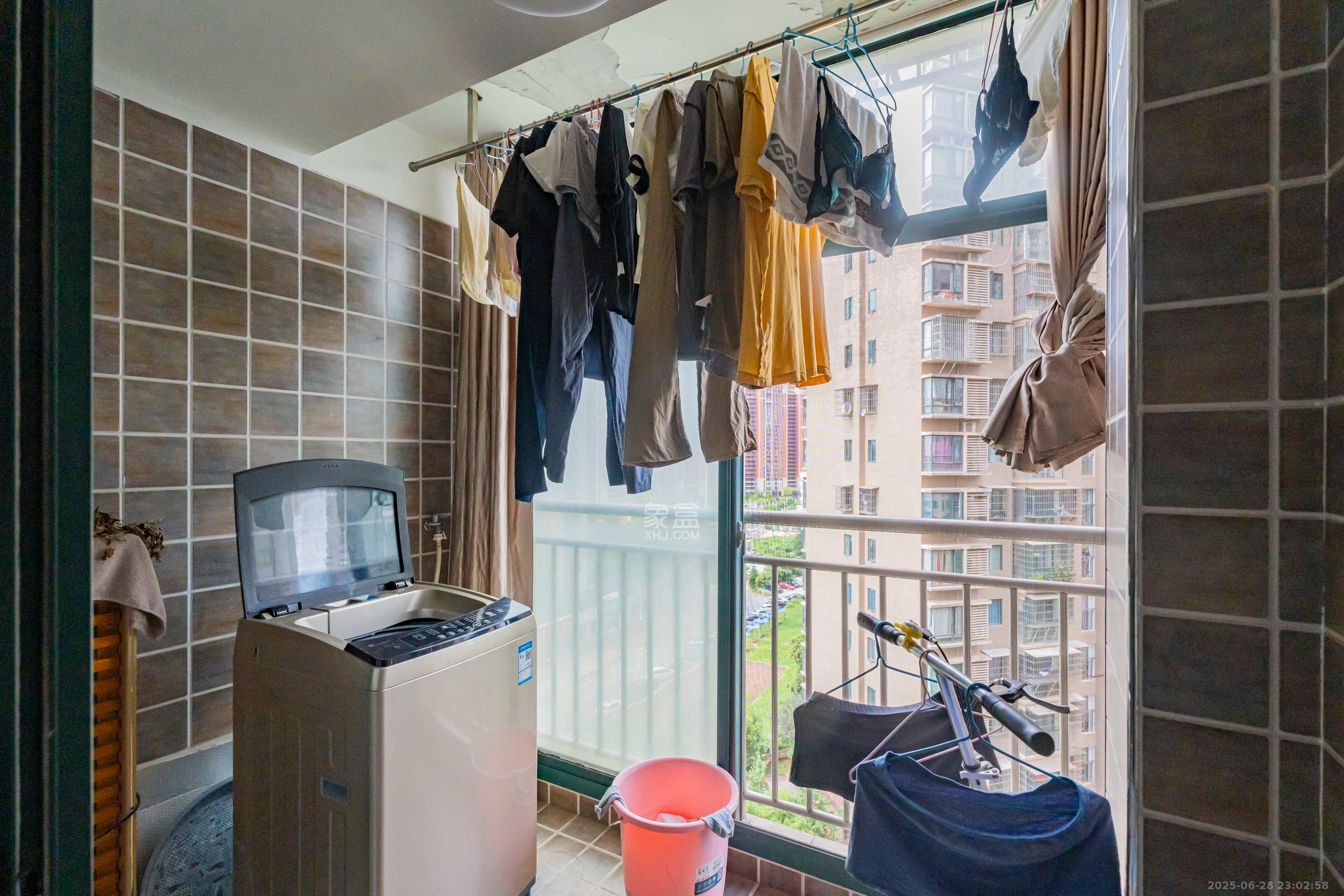 绿洲花园 3室2厅1卫 76.8万 绿洲花园 3室2厅1卫 76.8万阳台