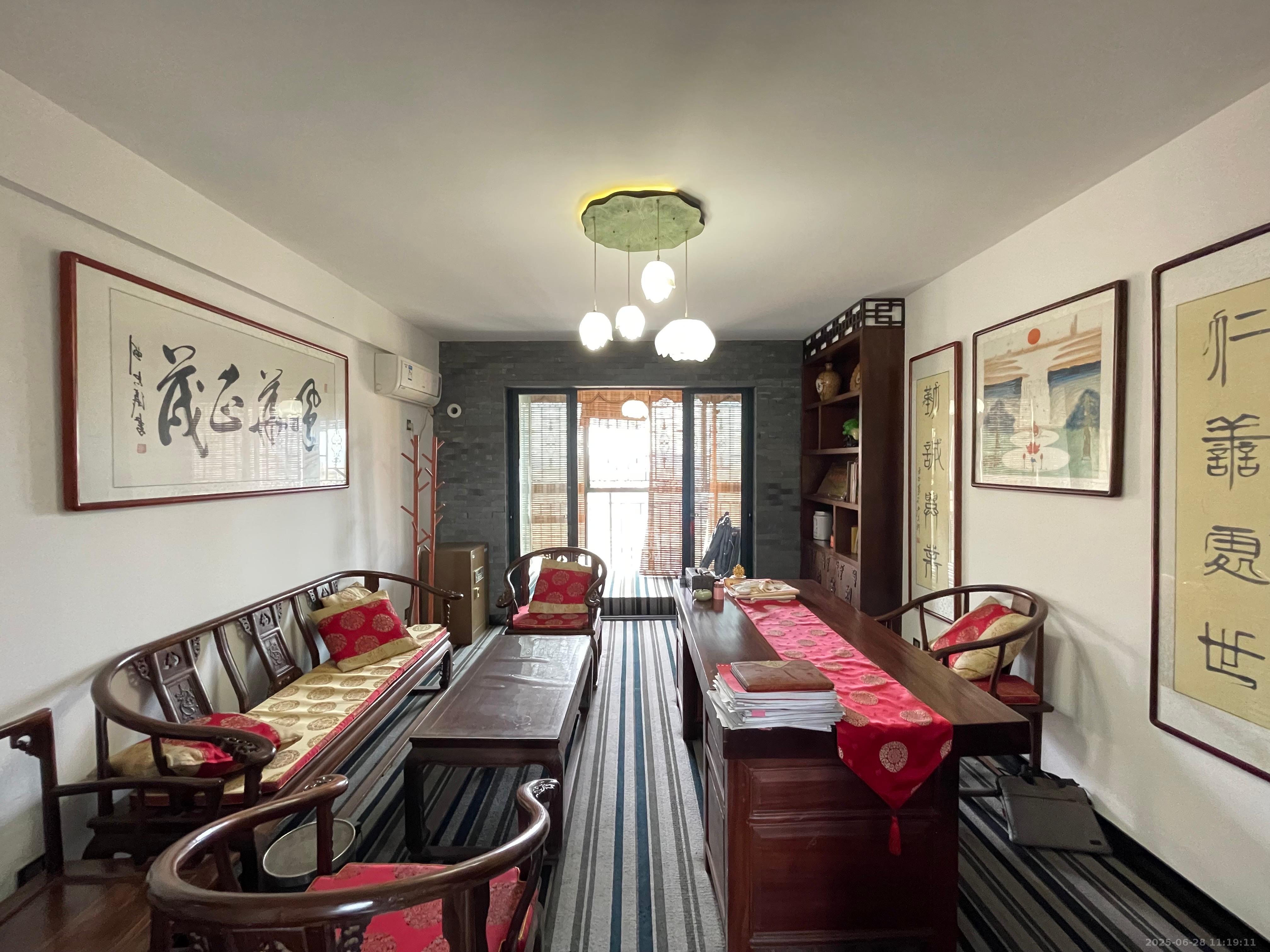 诚兴园 4室2厅2卫 3000.0元/月 诚兴园 4室2厅2卫 3000.0元/月室内图