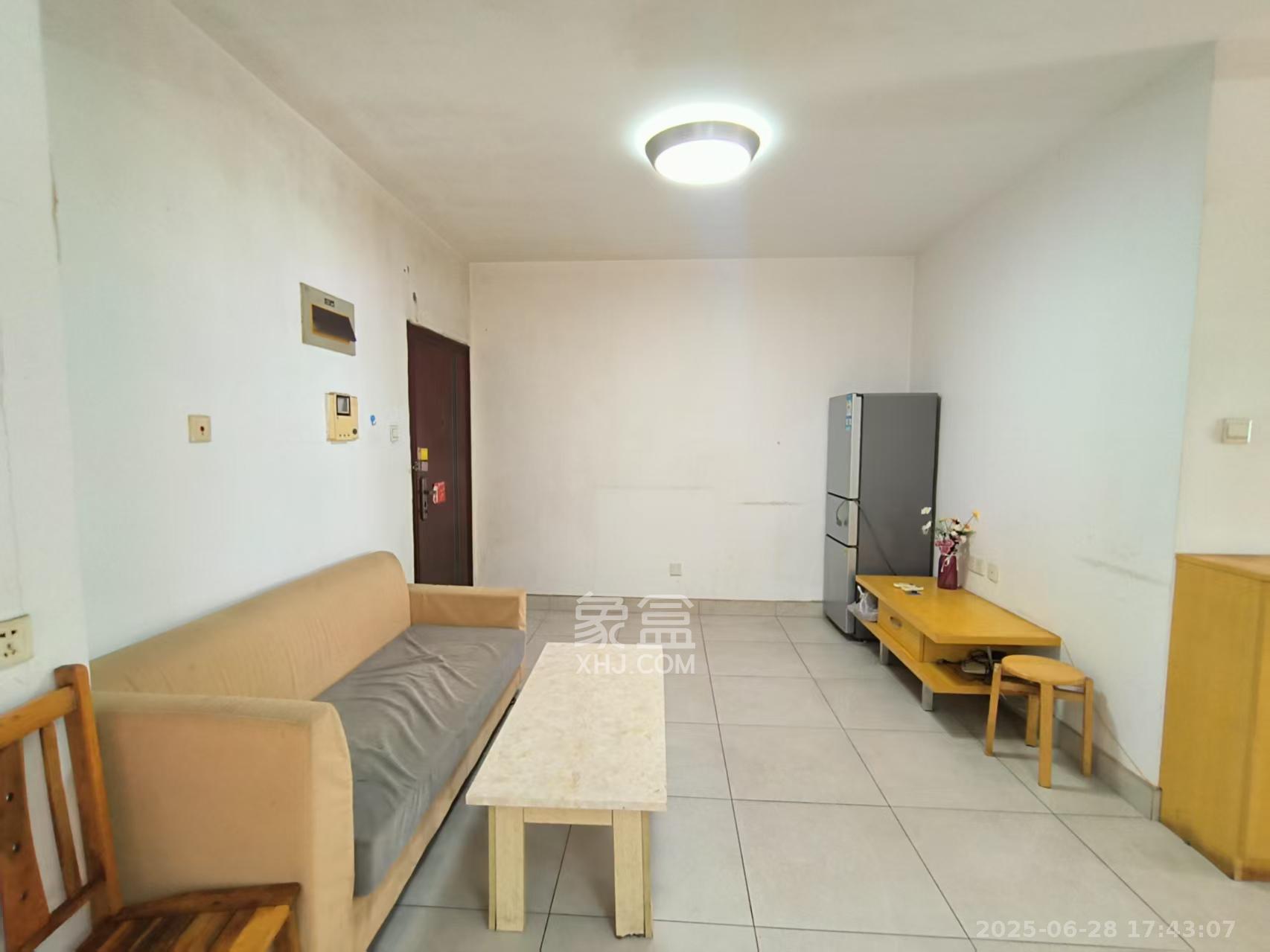 湘域中央 2室2厅1卫 3200.0元/月 湘域中央 2室2厅1卫 3200.0元/月室内图