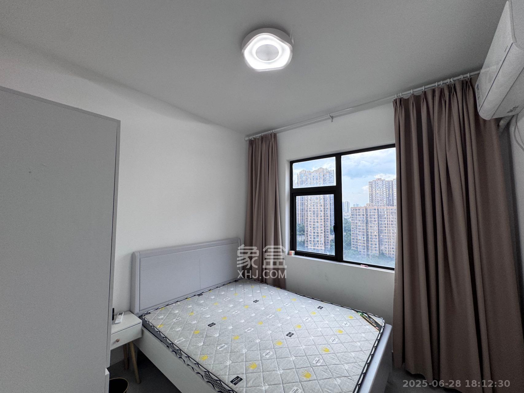 德润小区（丰升德润小区）  4室2厅2卫    3500.0元/月室内图