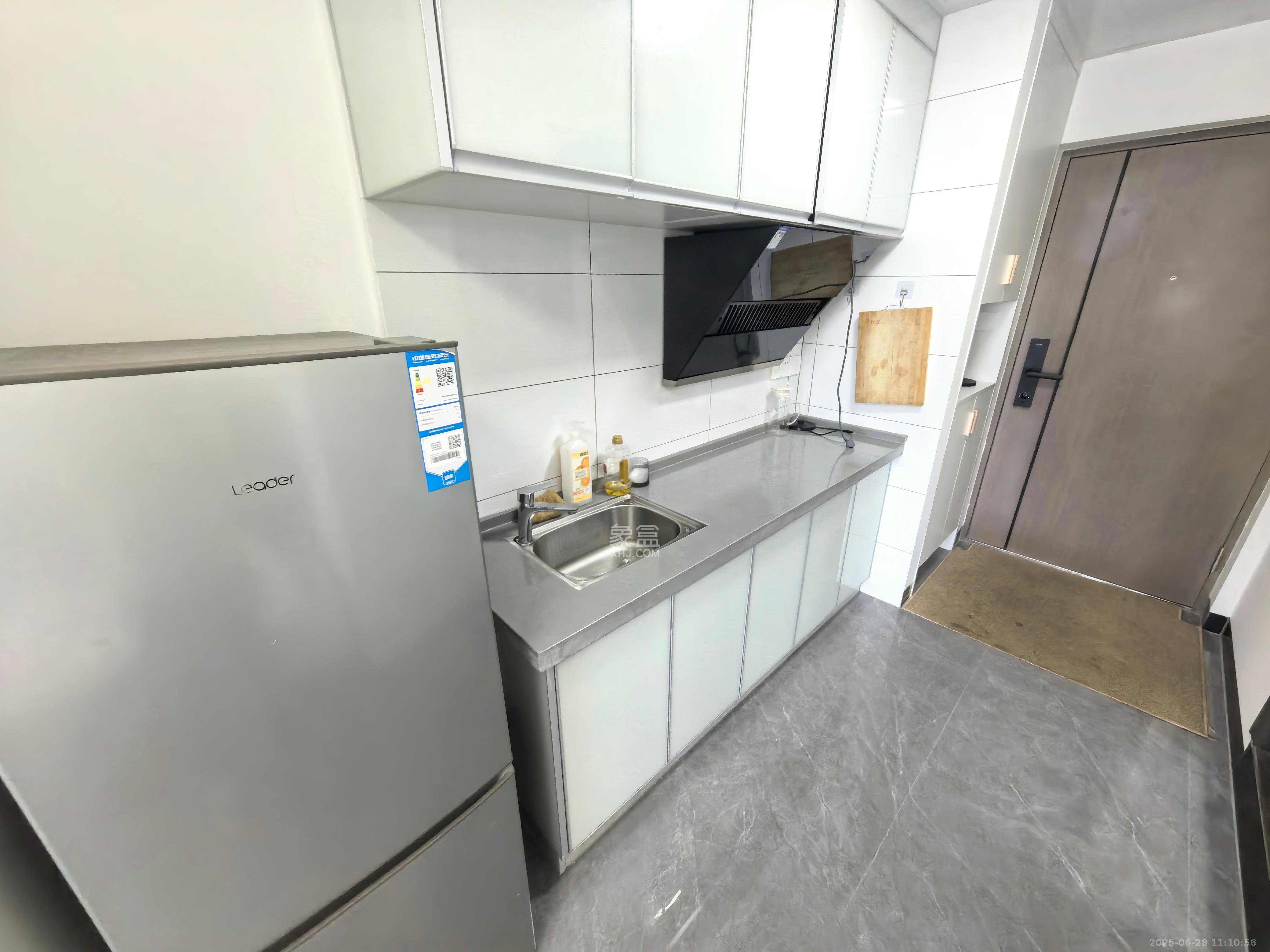 南山梅溪一方  1室1厅1卫    1800.0元/月 南山梅溪一方  1室1厅1卫    1800.0元/月室内图