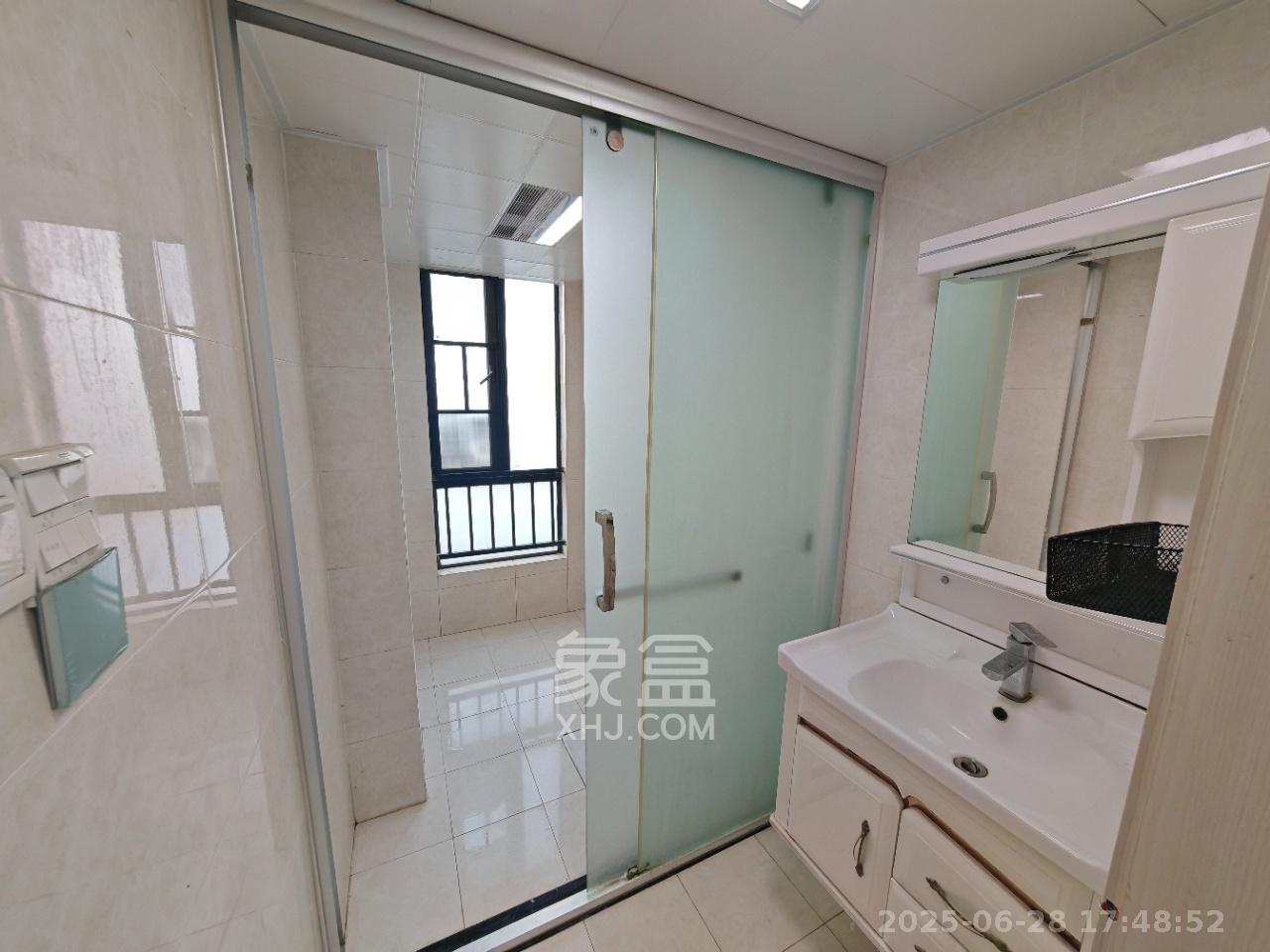 达美D6区  2室2厅1卫   2500.00元/月室内图
