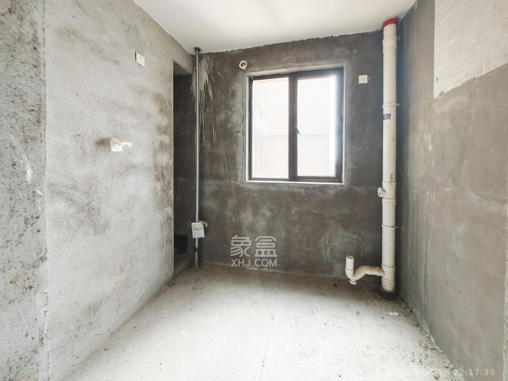 鸿邦国际城  3室2厅2卫    80.0万厨房