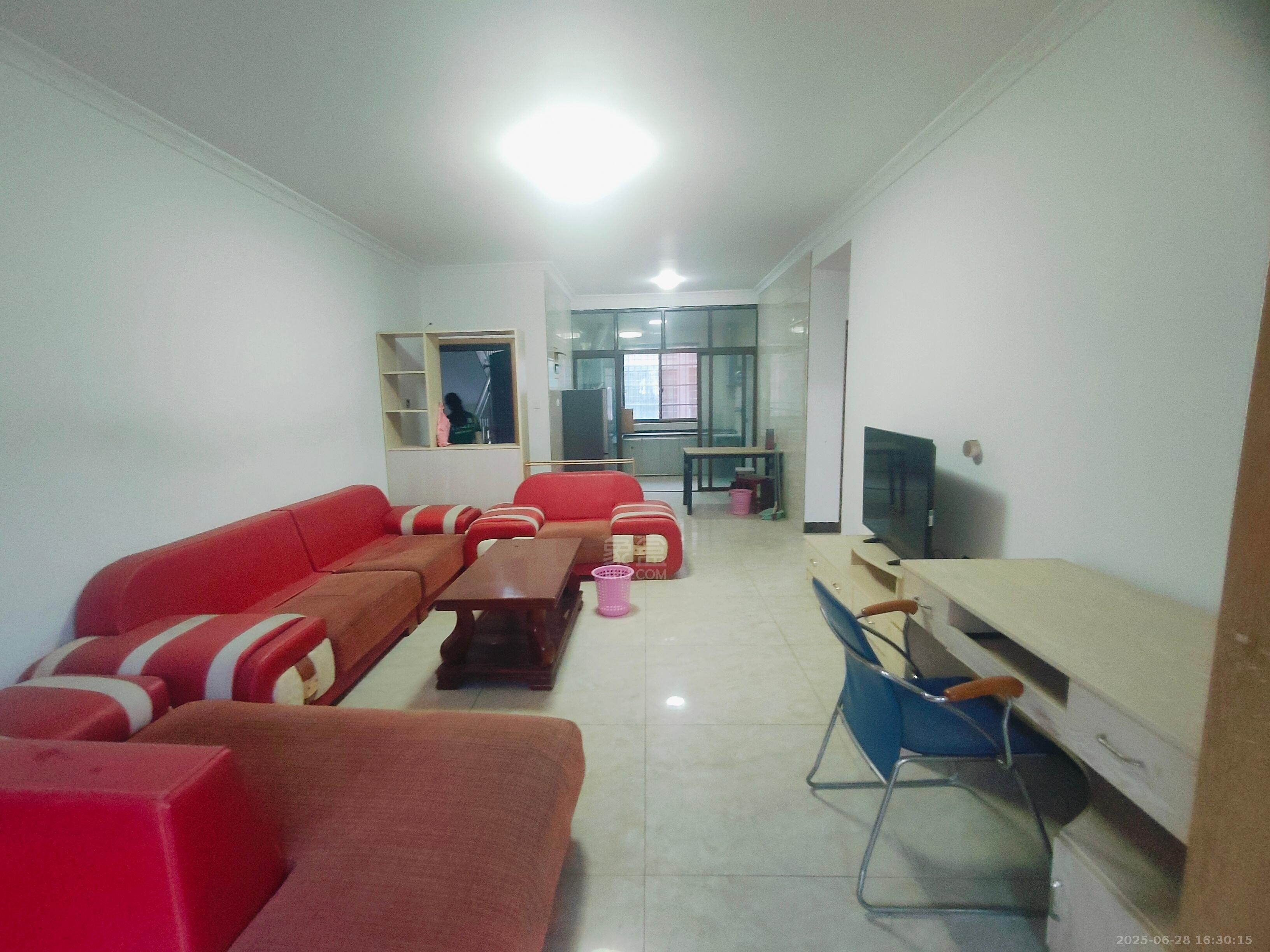 井龙安置小区 2室1厅2卫 1100.0元/月 井龙安置小区 2室1厅2卫 1100.0元/月室内图