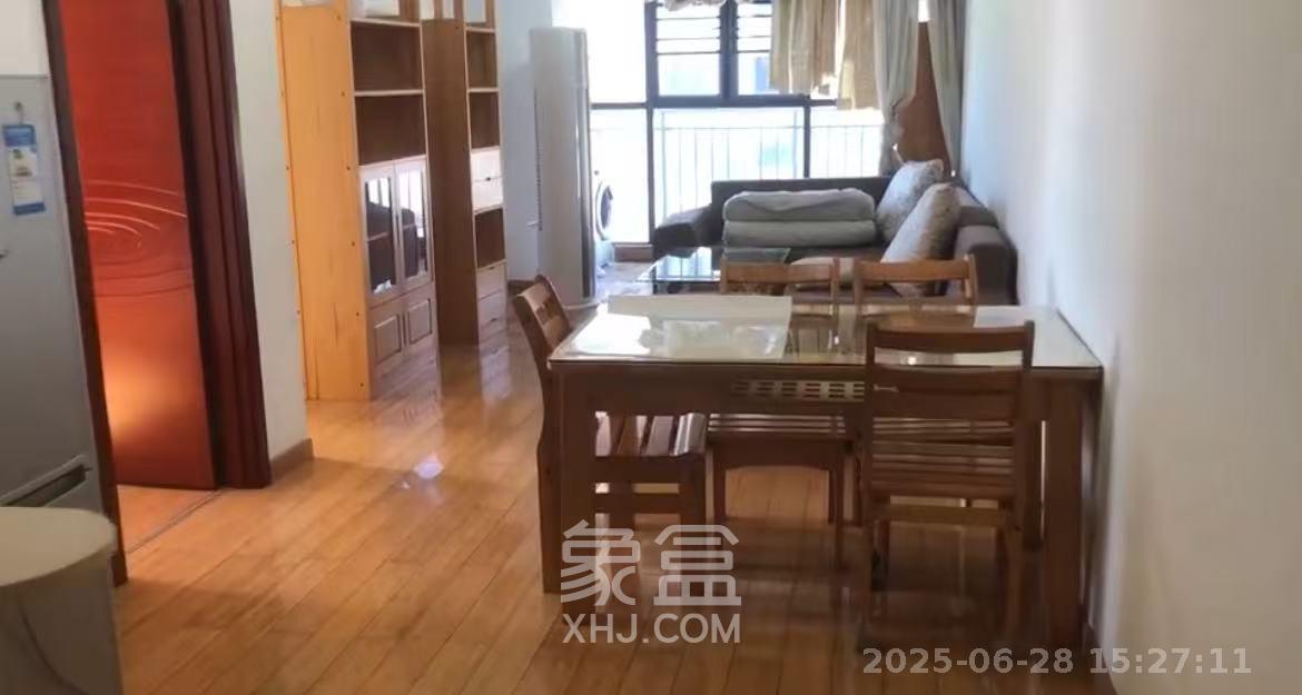 钰龙天下一期  1室2厅1卫    2100.0元/月室内图