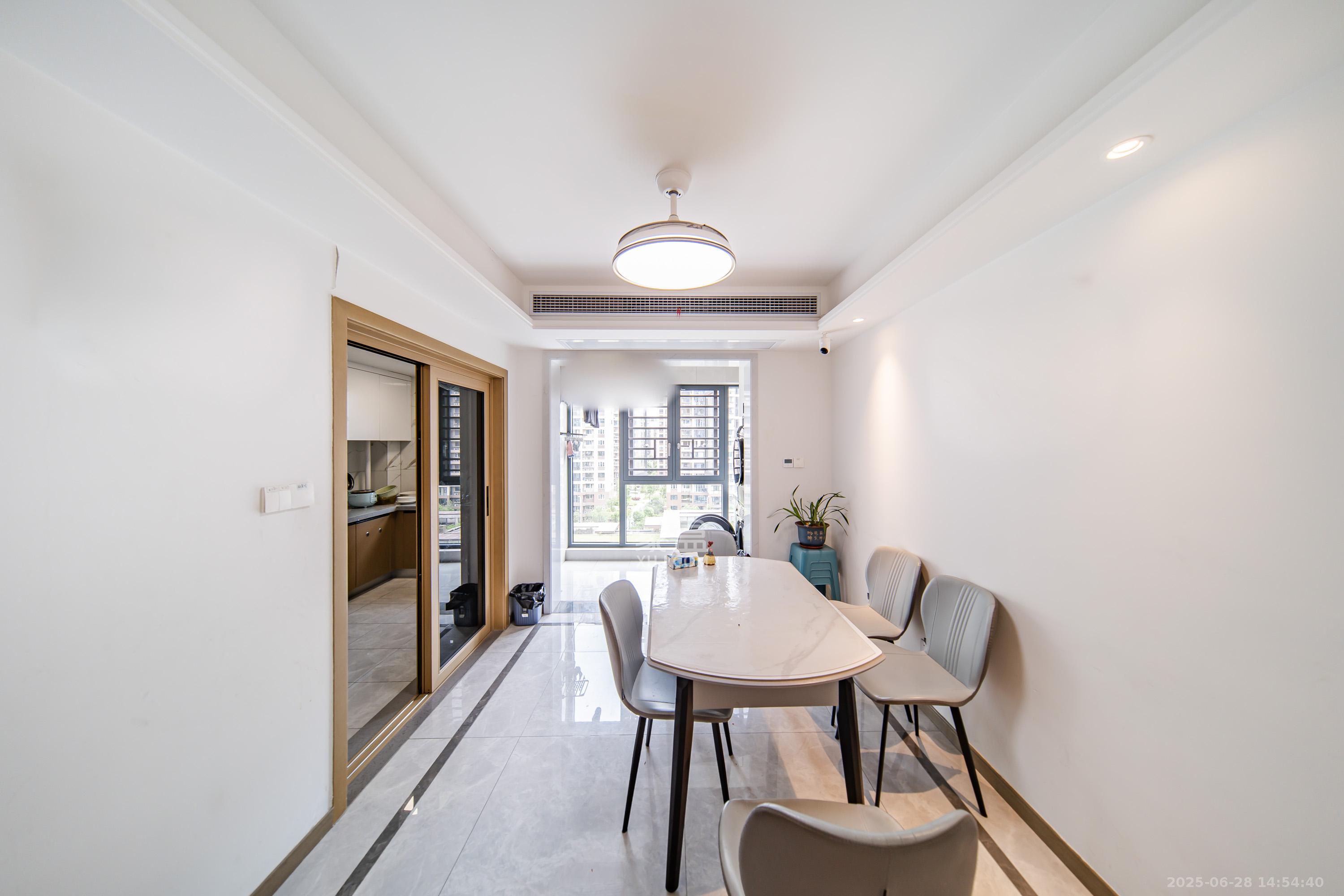 城发恒伟星雅韵(恒伟星辉苑)  4室2厅2卫    208.0万 城发恒伟星雅韵(恒伟星辉苑)  4室2厅2卫    208.0万其他