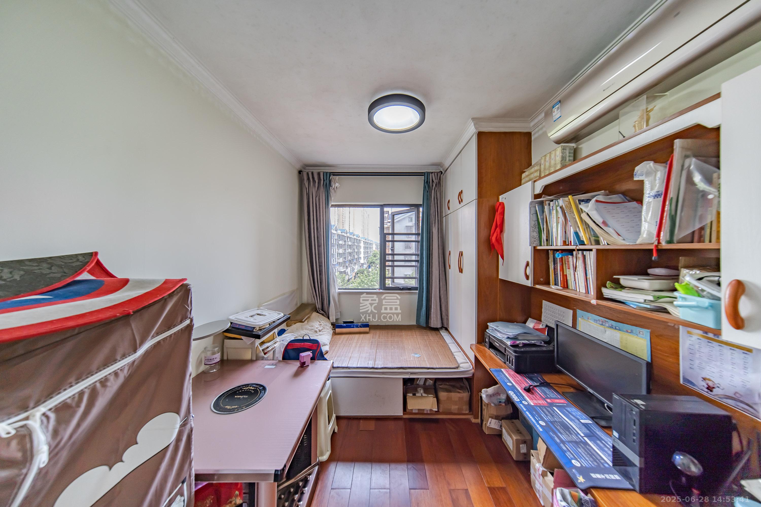 兰亭湾畔 3室2厅1卫 76.8万 兰亭湾畔 3室2厅1卫 76.8万卧室