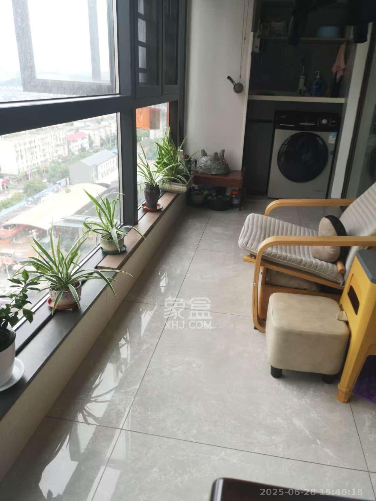 龙湖铂金中心（龙湖春江郦城）  3室2厅2卫   5000.00元/月室内图