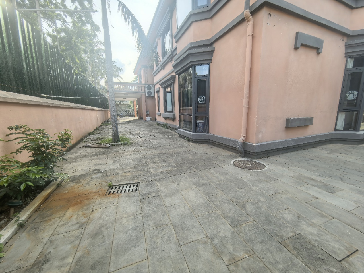 黄金海岸花园 9室2厅4卫 35000.0元/月 黄金海岸花园 9室2厅4卫 35000.0元/月小区图