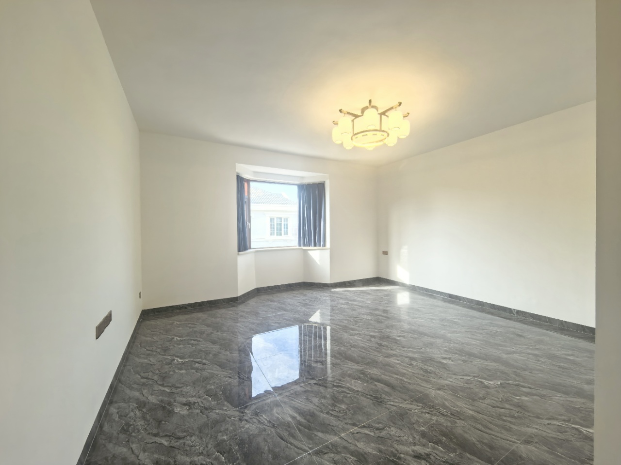 黄金海岸花园 9室2厅4卫 35000.0元/月 黄金海岸花园 9室2厅4卫 35000.0元/月室内图