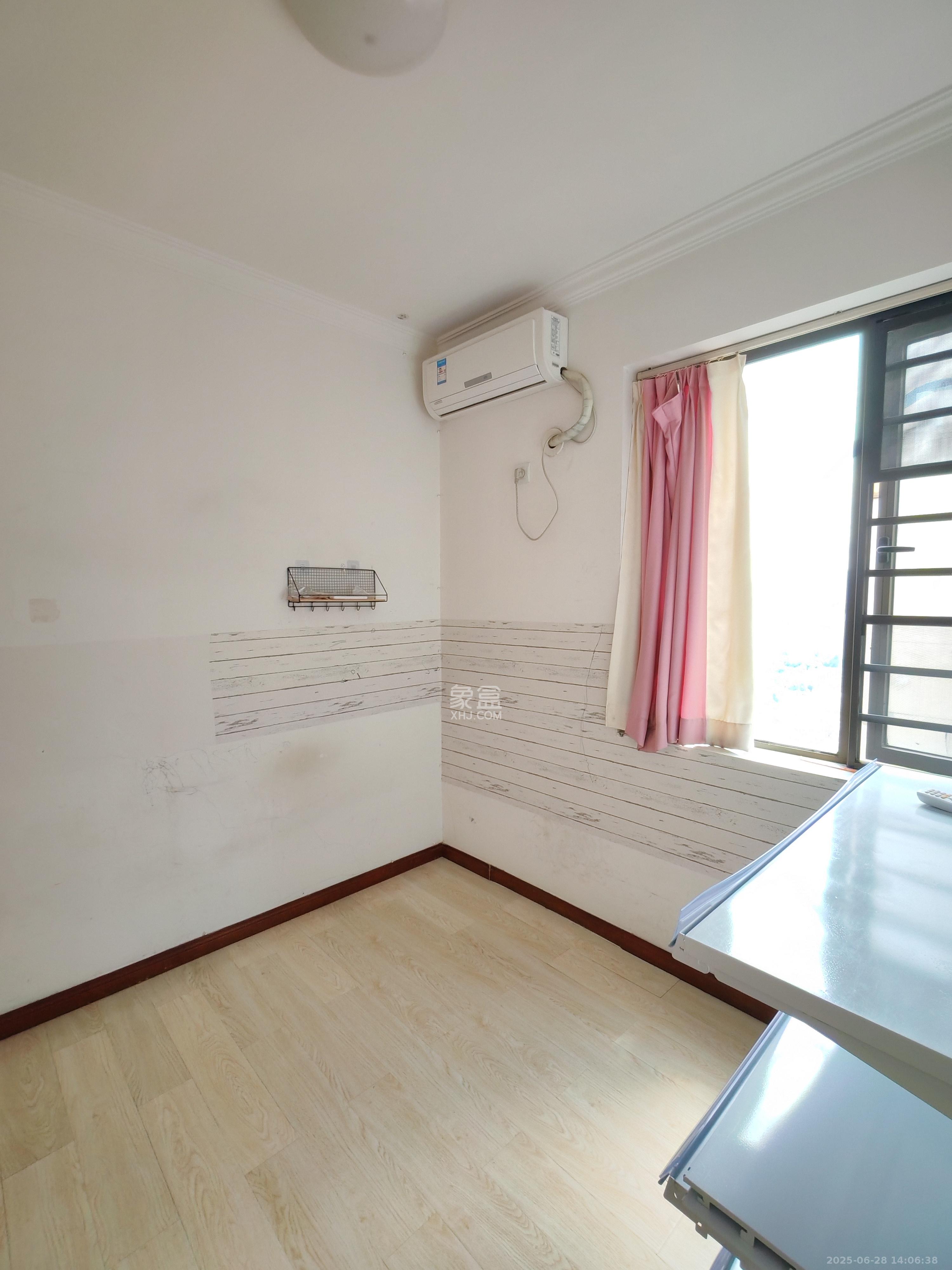 雨花公馆(紫苔名苑) 3室2厅2卫 2600.0元/月 雨花公馆(紫苔名苑) 3室2厅2卫 2600.0元/月室内图