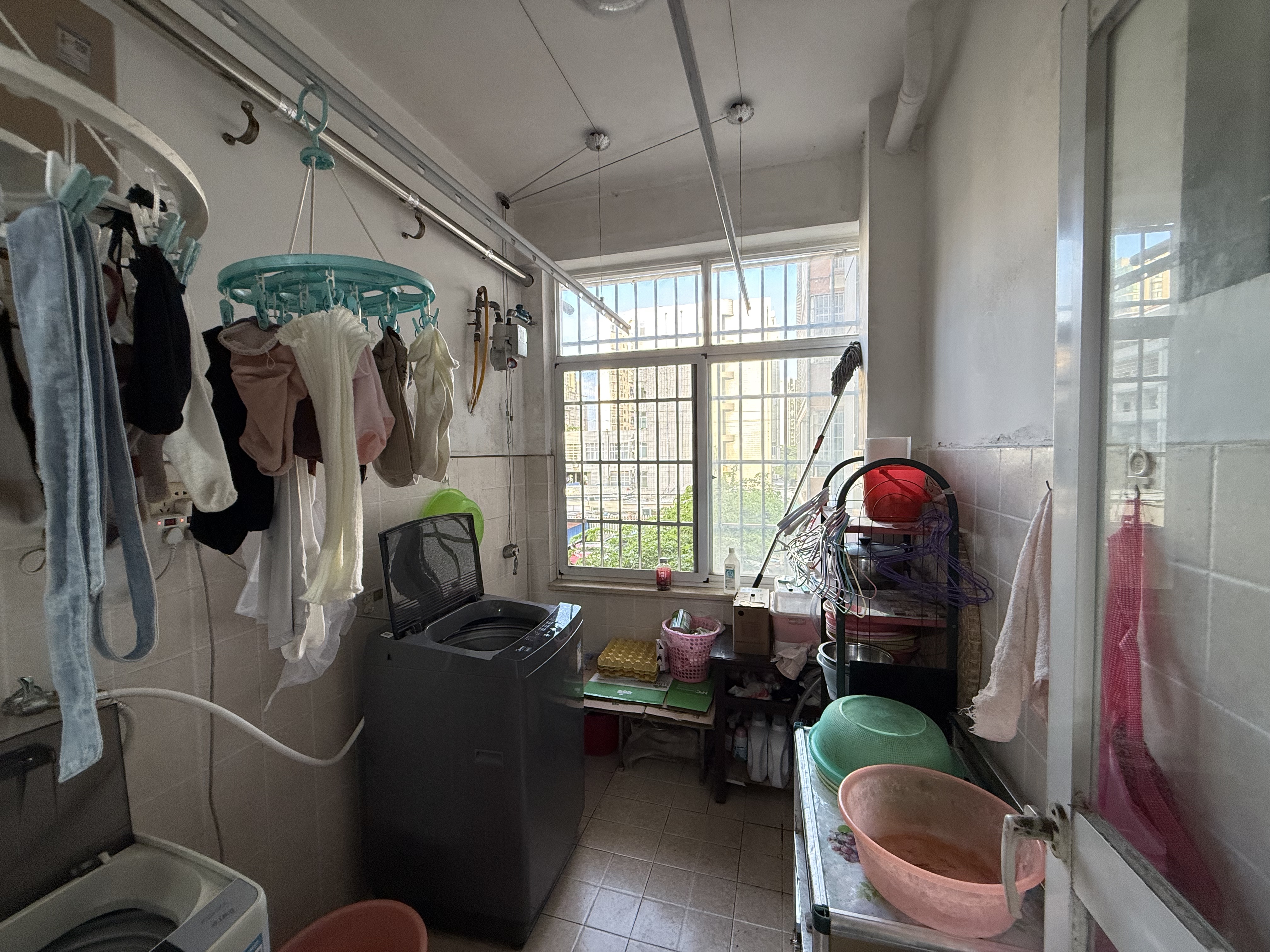 八一新村  3室2厅2卫    183.0万 八一新村  3室2厅2卫    183.0万室内图