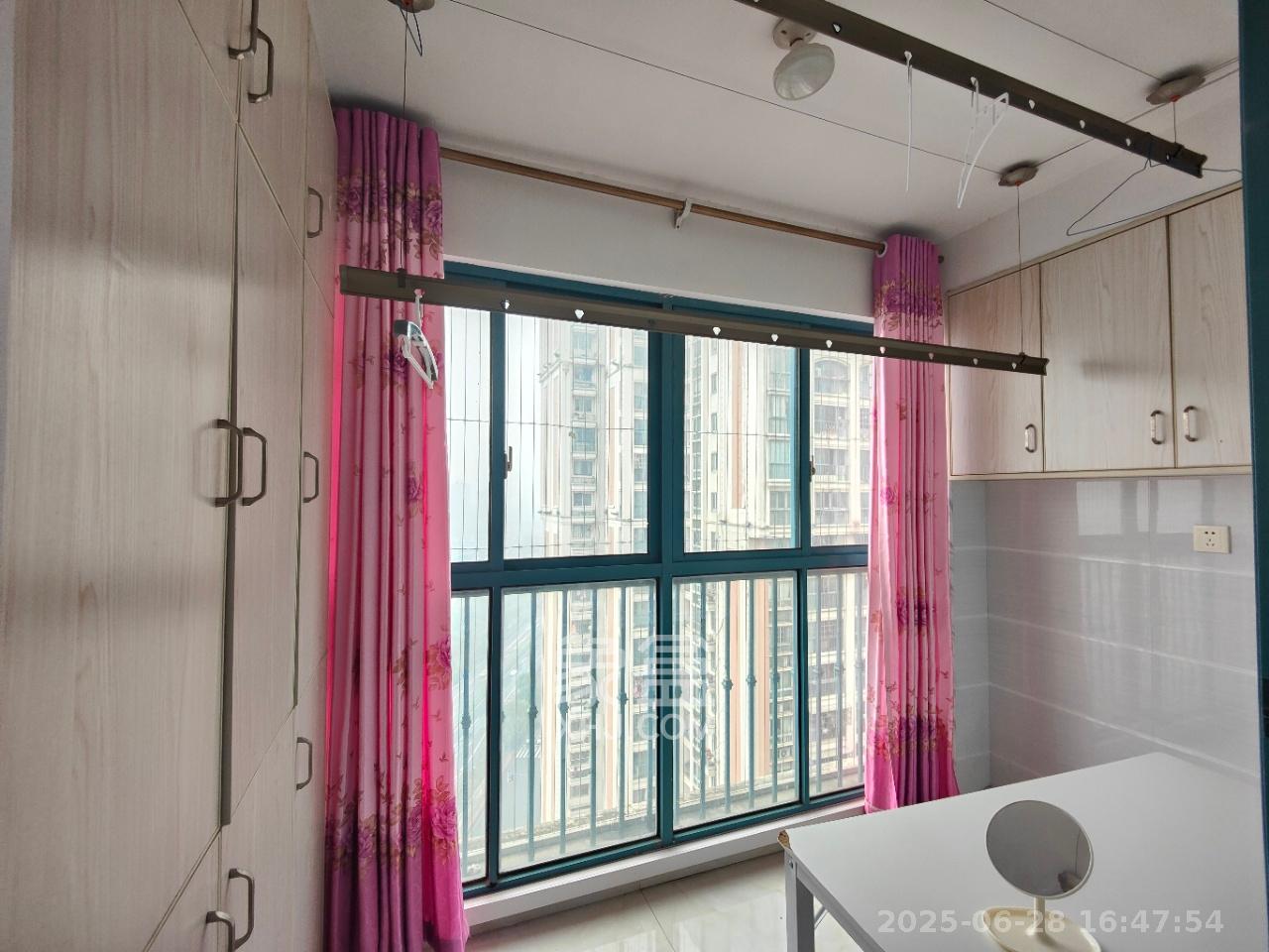 蝴蝶谷 3室2厅1卫 1600.0元/月 蝴蝶谷 3室2厅1卫 1600.0元/月室内图