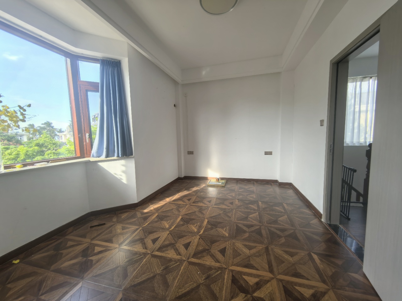 黄金海岸花园 9室2厅4卫 35000.0元/月 黄金海岸花园 9室2厅4卫 35000.0元/月室内图