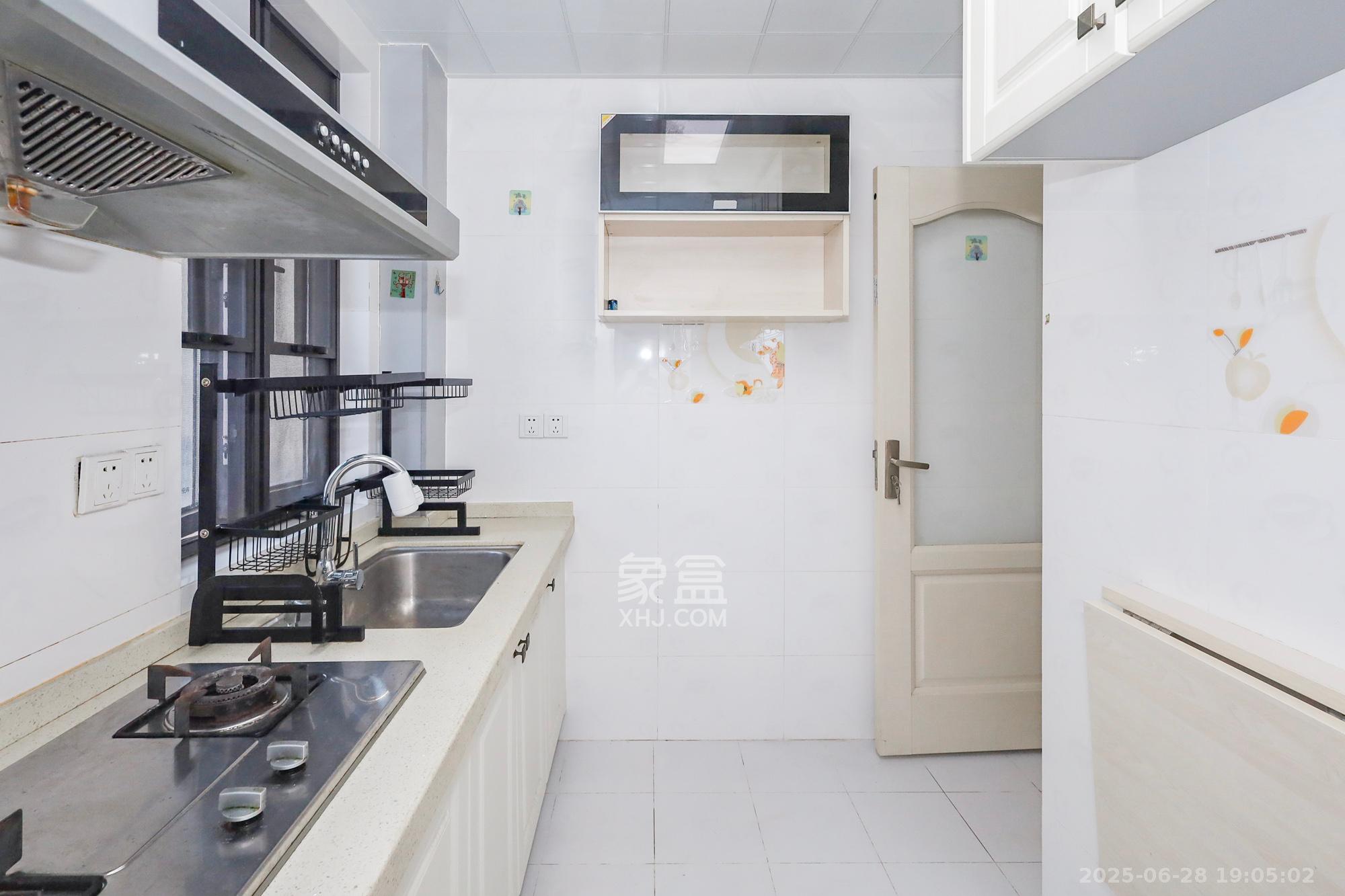 协信星澜汇  3室2厅1卫    99.0万 协信星澜汇  3室2厅1卫    99.0万厨房