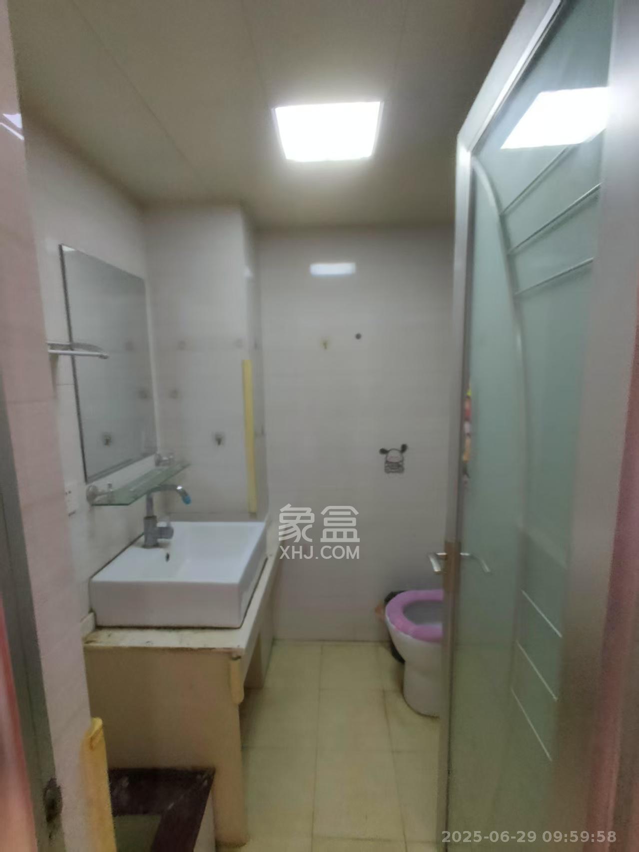 联美品格  3室2厅1卫   2100.00元/月室内图