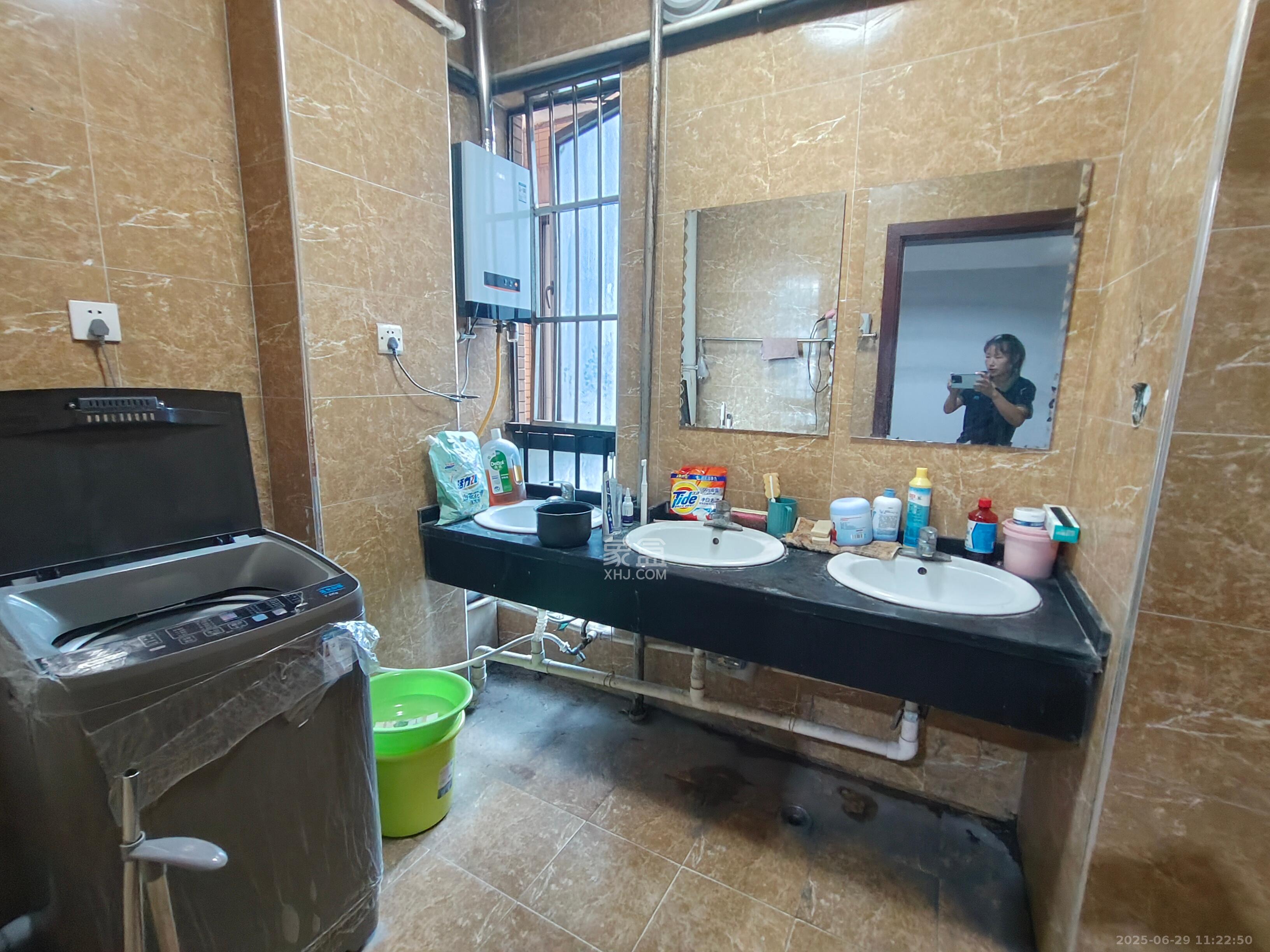 融圣国际 1室1厅1卫 600.0元/月 融圣国际 1室1厅1卫 600.0元/月室内图