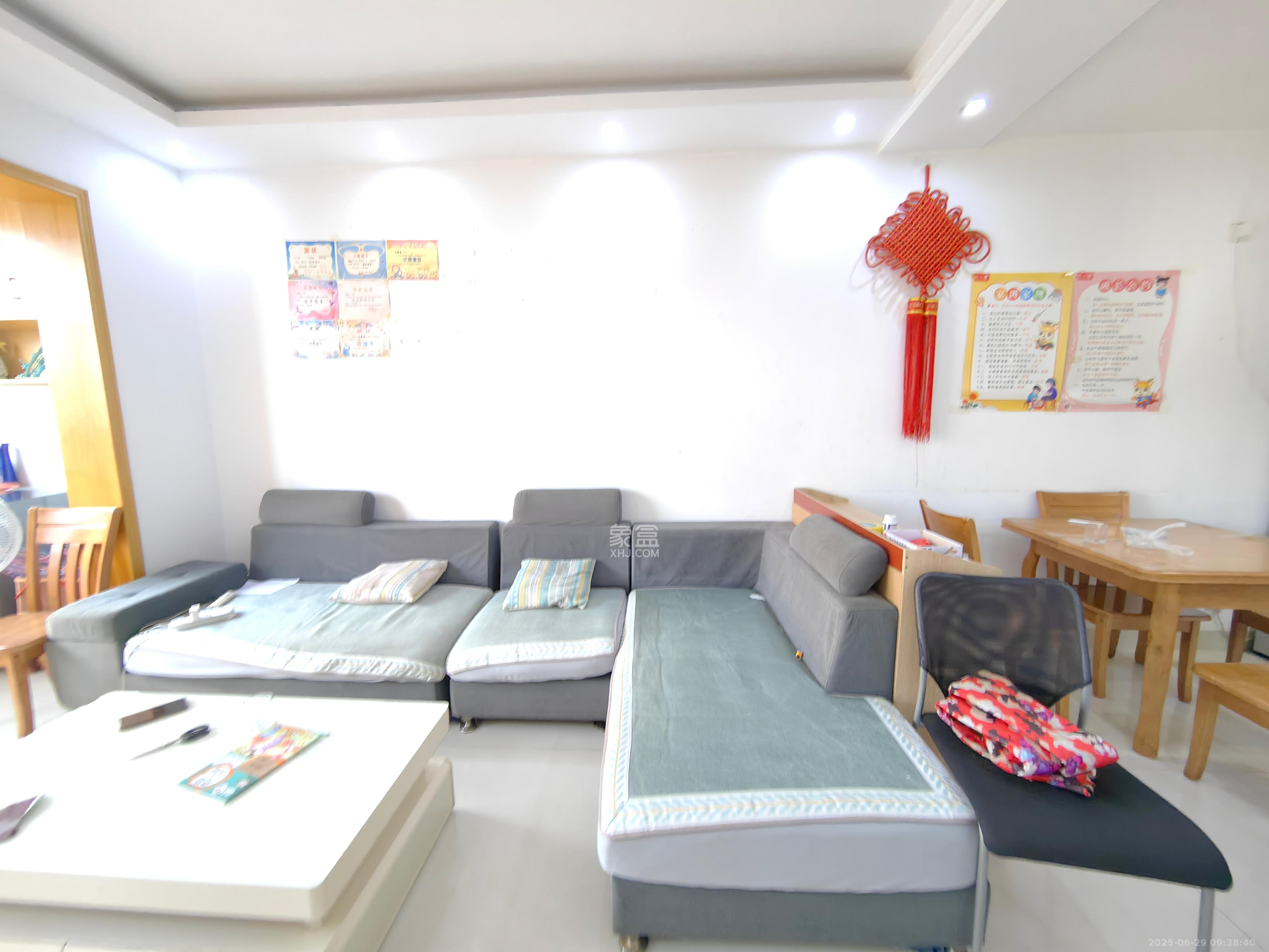 银盘鑫城  3室2厅1卫   1600.00元/月室内图