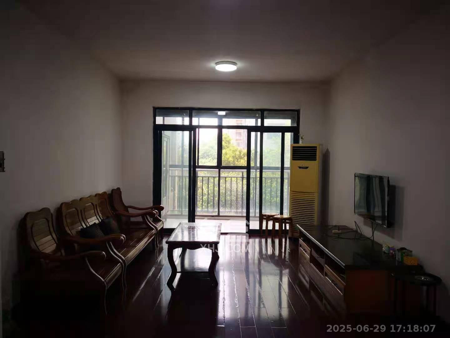 极目楚天  3室1厅1卫    2200.0元/月 极目楚天  3室1厅1卫    2200.0元/月