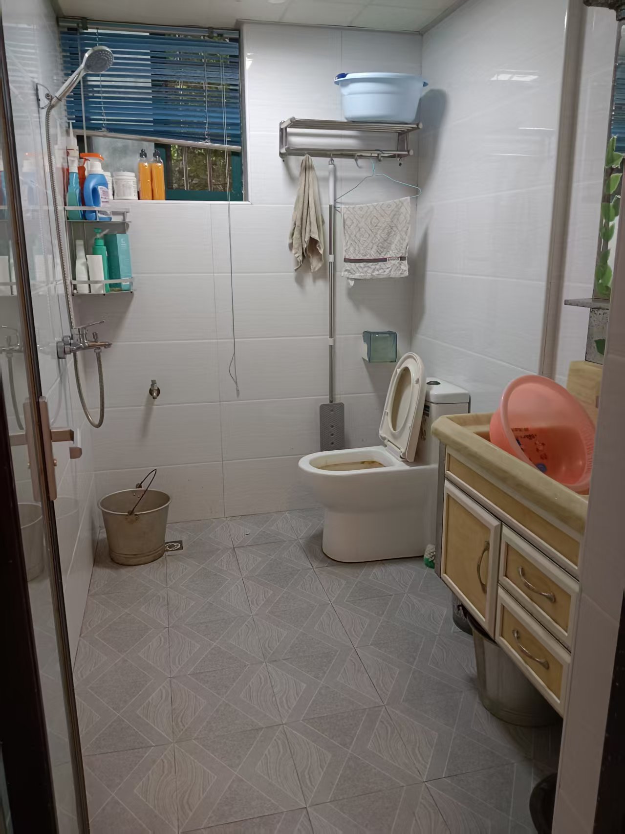 兰贵园 3室2厅2卫 2500.0元/月 兰贵园 3室2厅2卫 2500.0元/月室内图