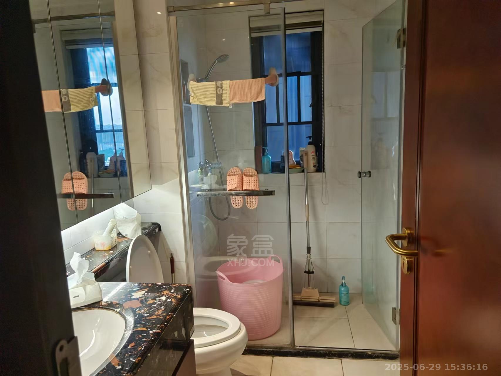 恒大华府 1室1厅1卫 1800.0元/月 恒大华府 1室1厅1卫 1800.0元/月室内图