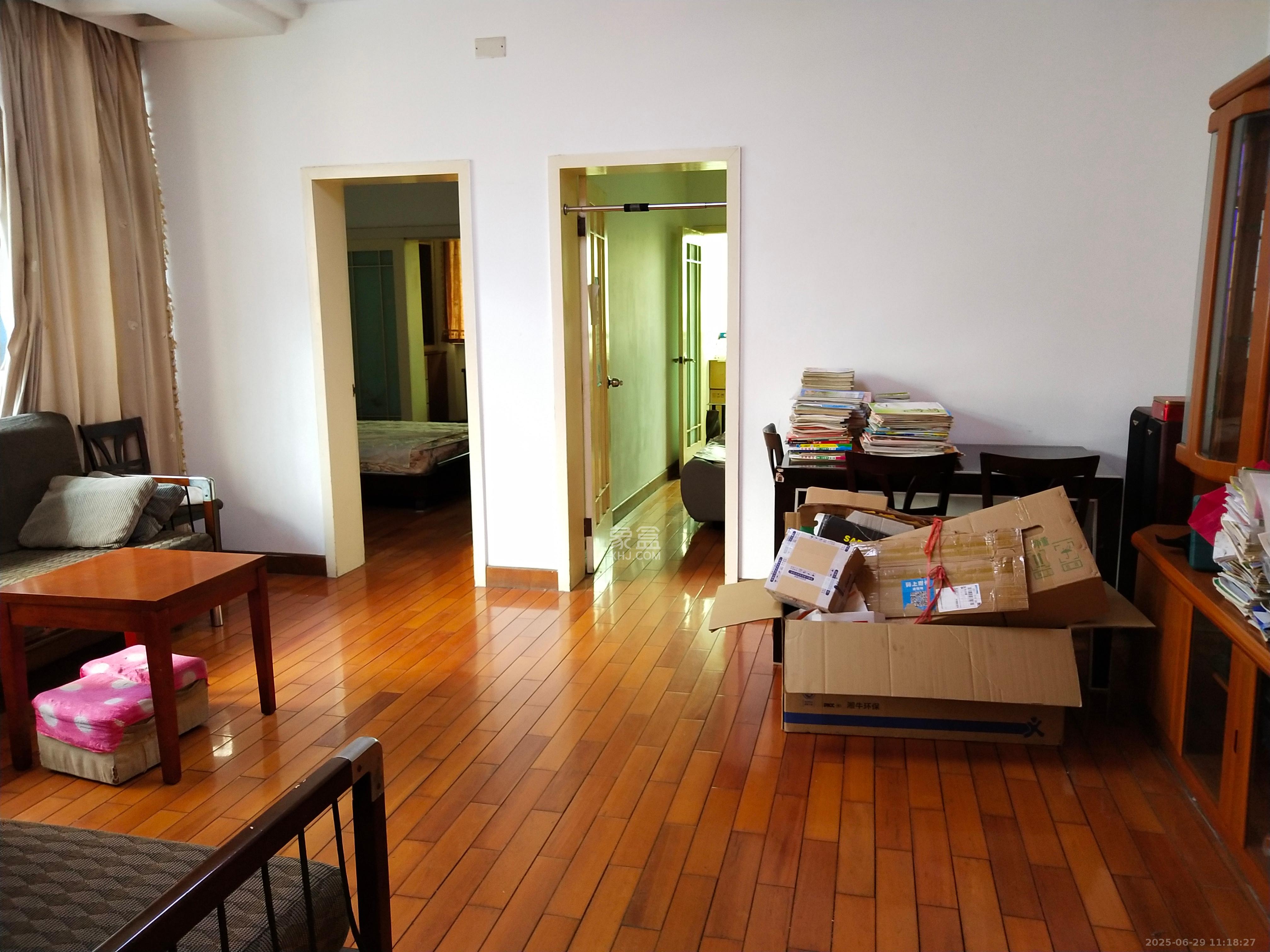 长岭水电八局宿舍  3室2厅1卫    2000.0元/月室内图