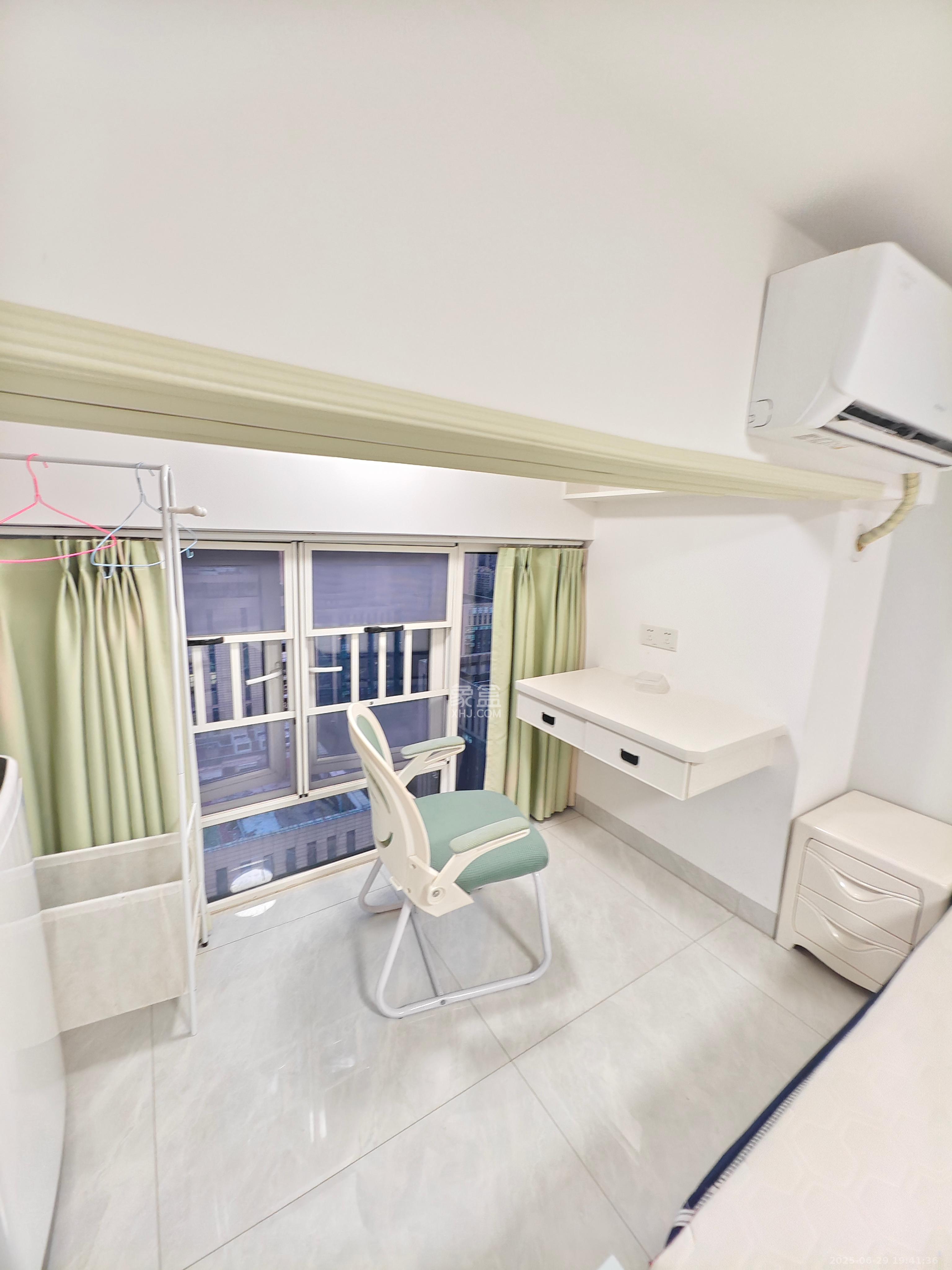 金地中交麓谷香颂(金地中交雅苑) 1室1厅1卫 1400.0元/月 金地中交麓谷香颂(金地中交雅苑) 1室1厅1卫 1400.0元/月室内图