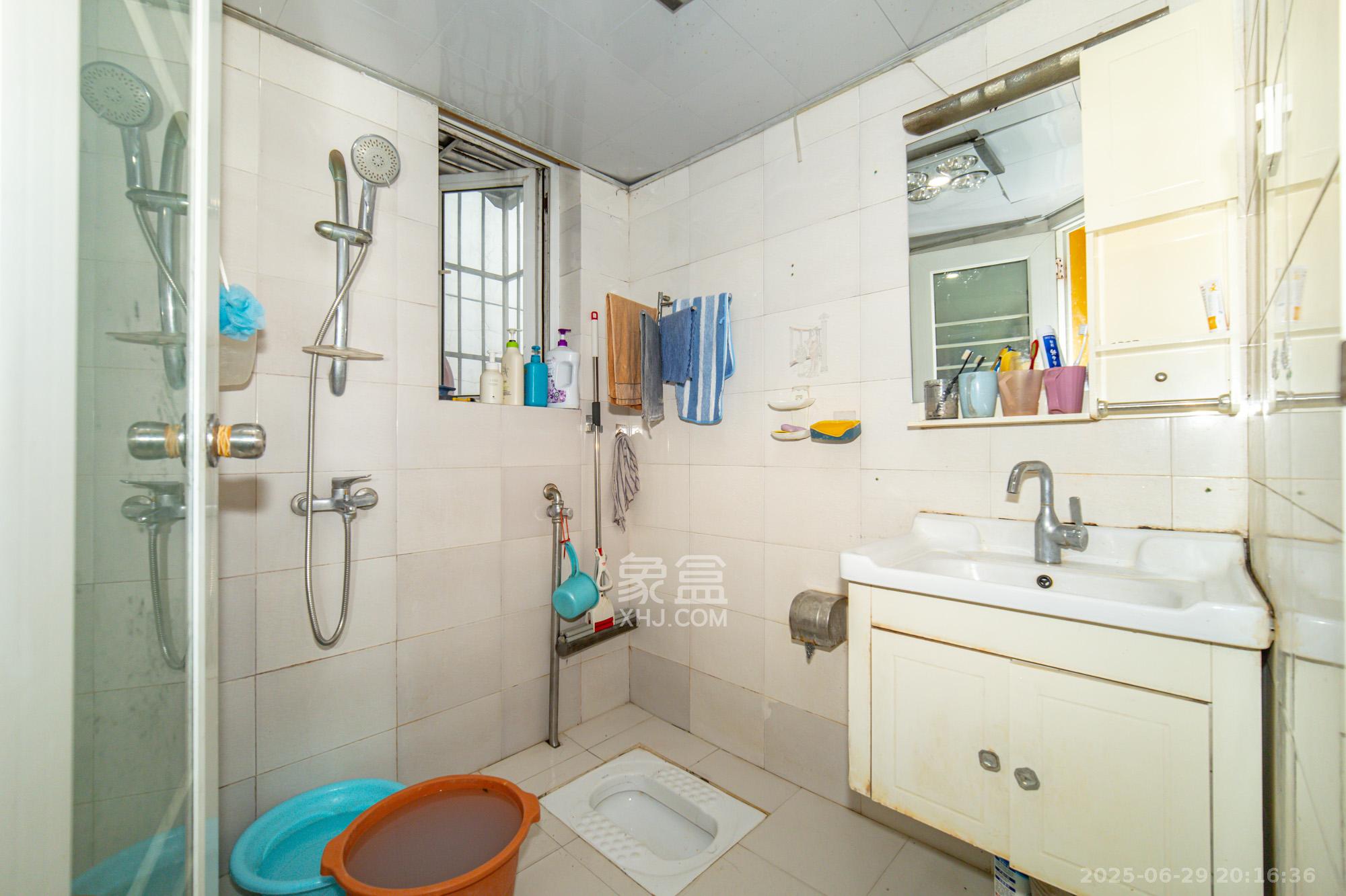 未来现代城 2室1厅1卫 26.8万 未来现代城 2室1厅1卫 26.8万卫生间