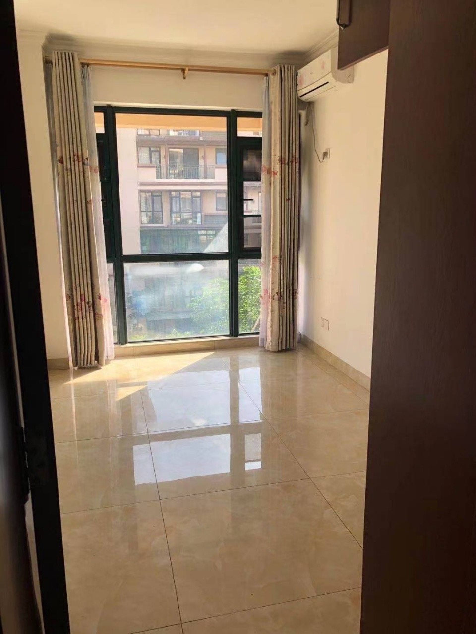 国瑞花园 3室2厅2卫 3500.0元/月 国瑞花园 3室2厅2卫 3500.0元/月室内图