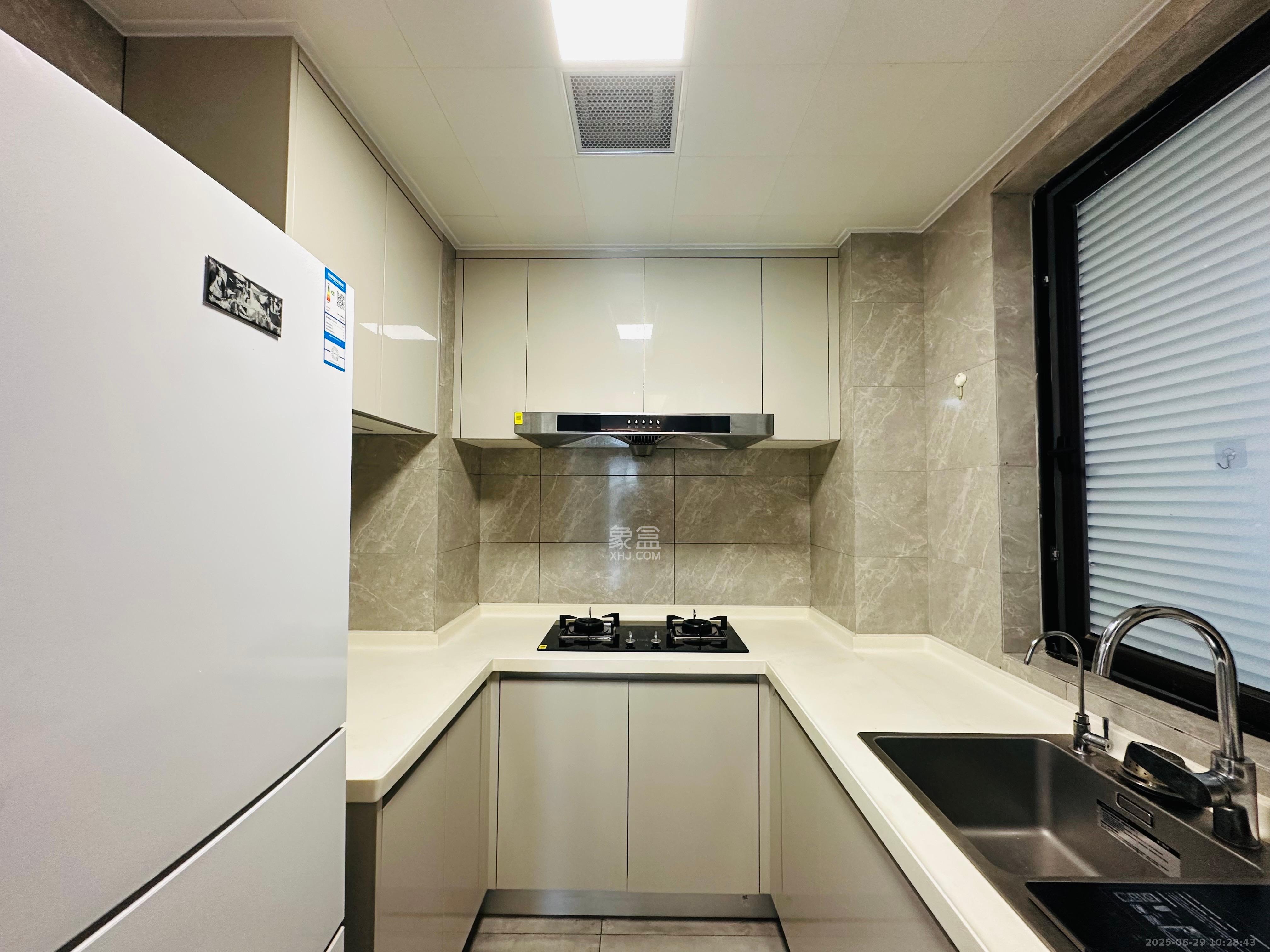 金茂建发泊悦  3室2厅2卫   3600.00元/月室内图