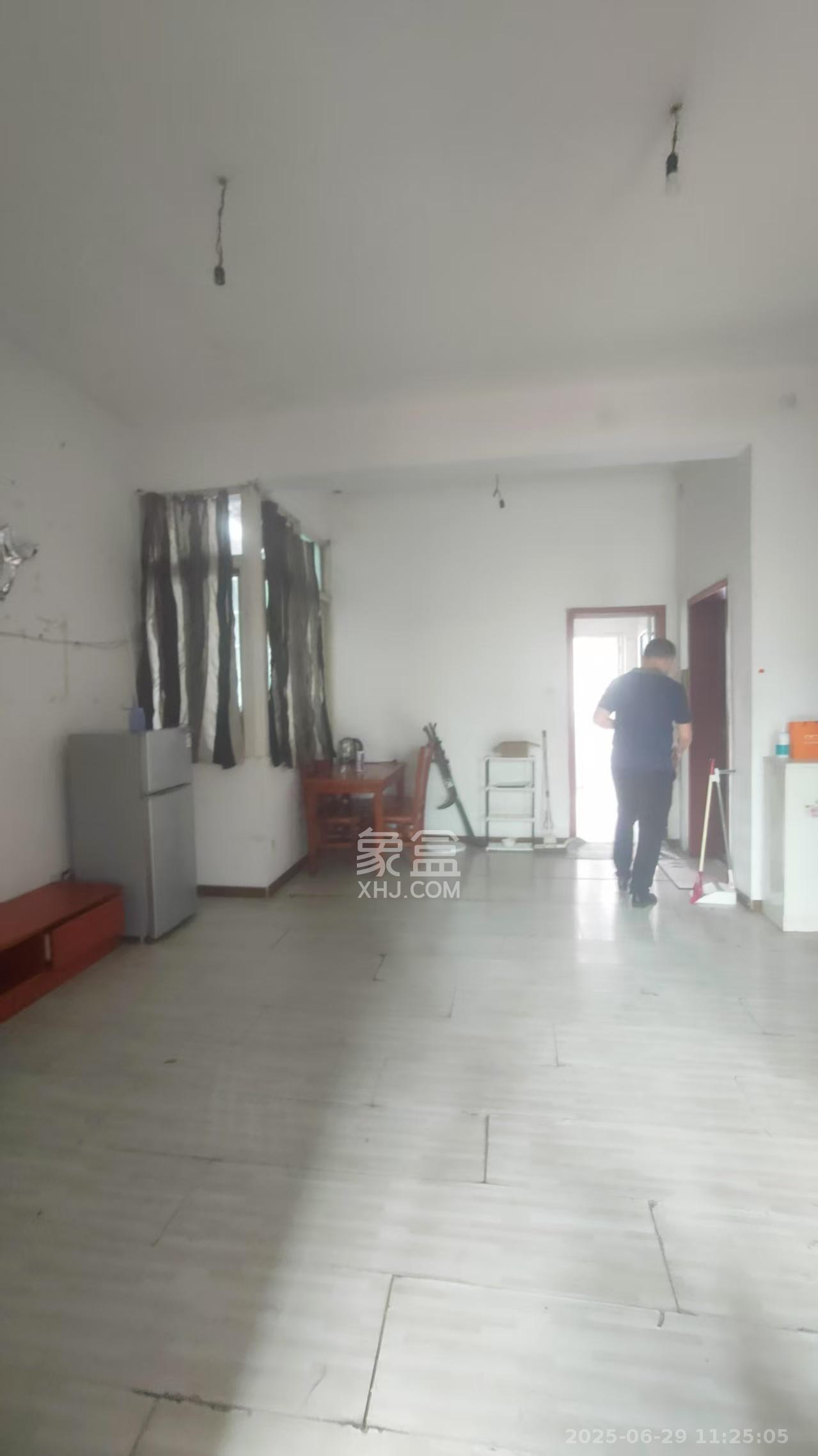 柏家塘小区  2室2厅2卫    1600.0元/月 柏家塘小区  2室2厅2卫    1600.0元/月室内图