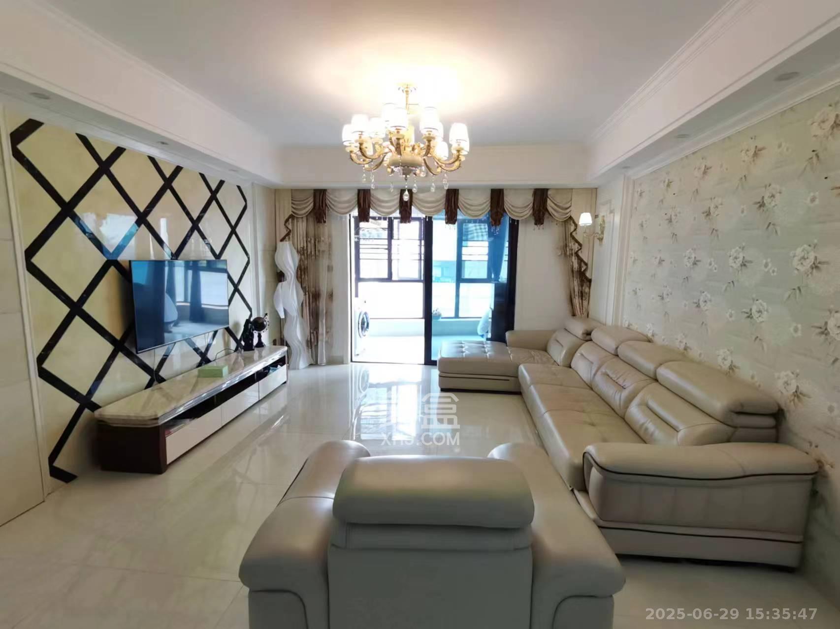 红橡华园(菲莎公馆)  4室2厅2卫    3200.0元/月 红橡华园(菲莎公馆)  4室2厅2卫    3200.0元/月室内图