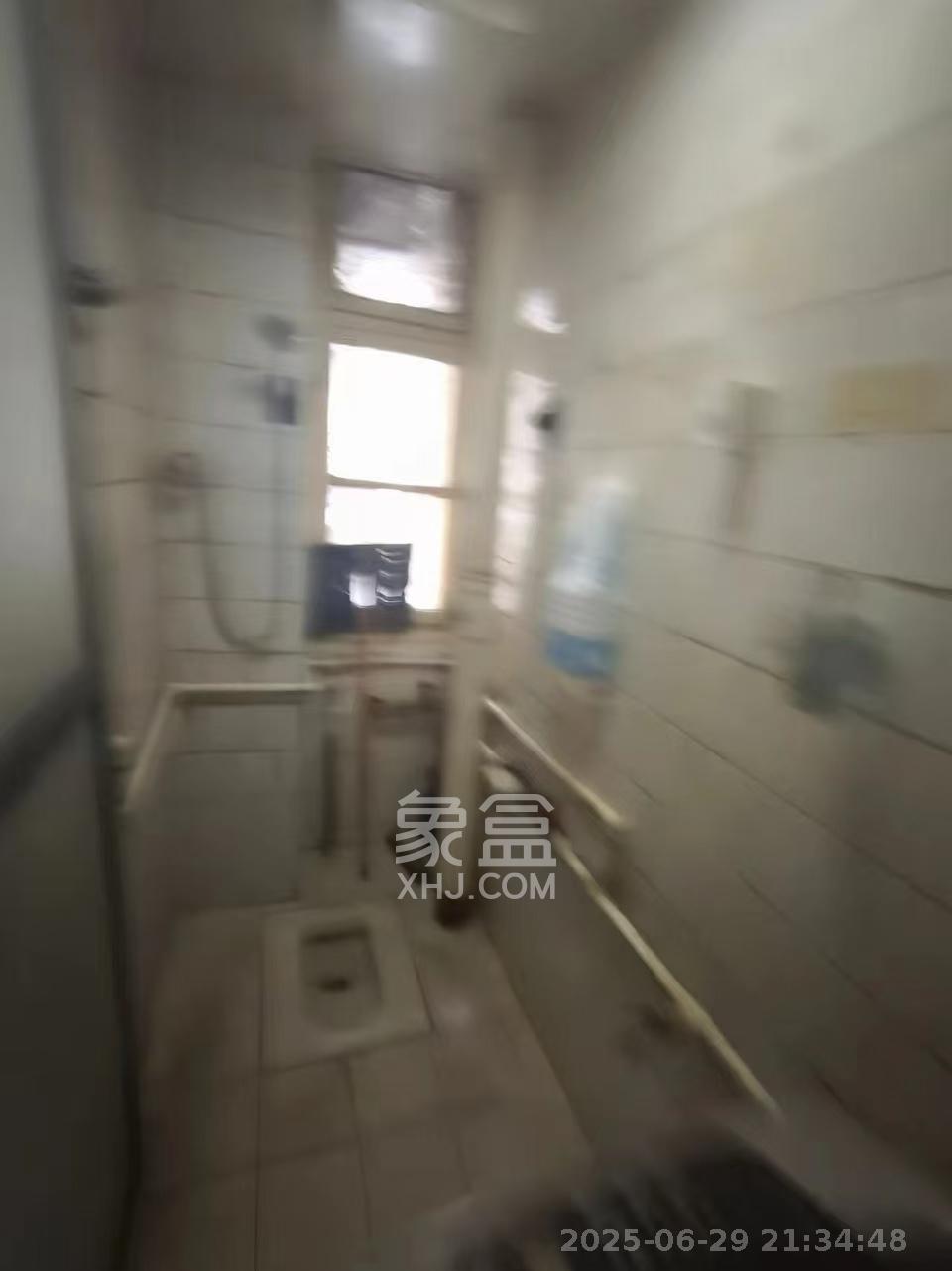 长勘小区  3室1厅1卫   2000.00元/月室内图