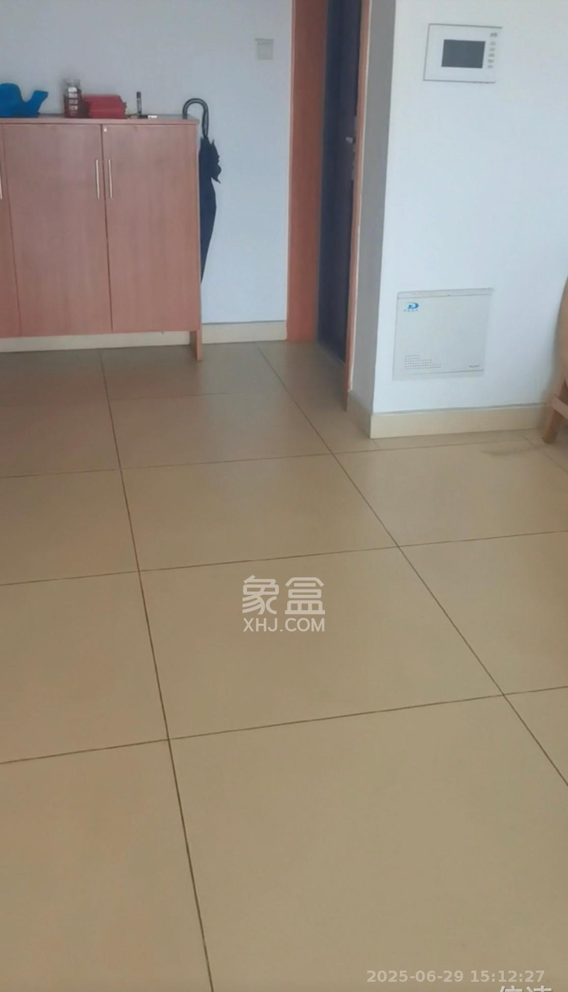 钰龙天下一期  3室2厅1卫   2500.00元/月室内图