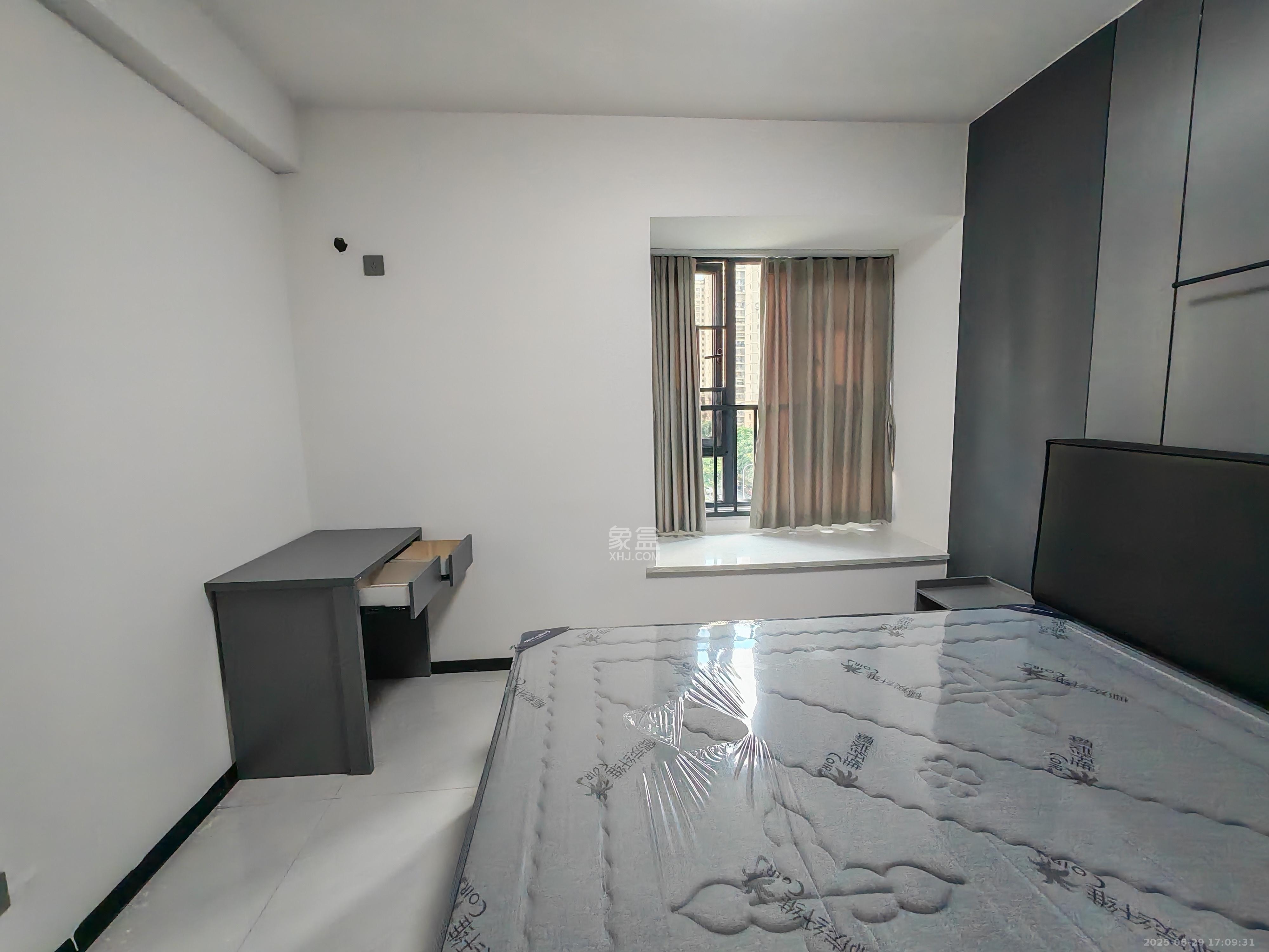 周南学府 1室0厅0卫 2200.0元/月 周南学府 1室0厅0卫 2200.0元/月室内图