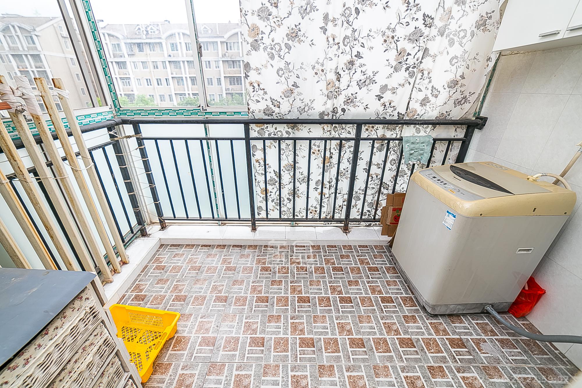 天鸿天府（天鸿中央大院）  3室2厅2卫   130.00万其他